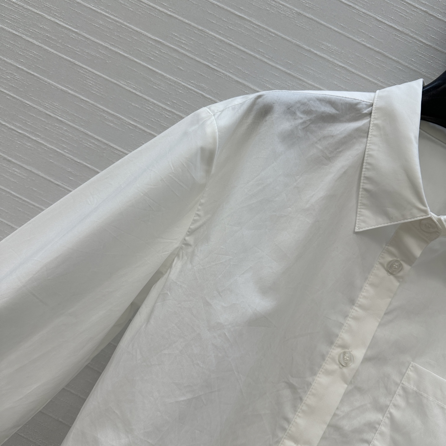 Review: P552 Women’s Suit Recommends Luis V* Navigatorial Monogram Lace Shirts - 图片 3