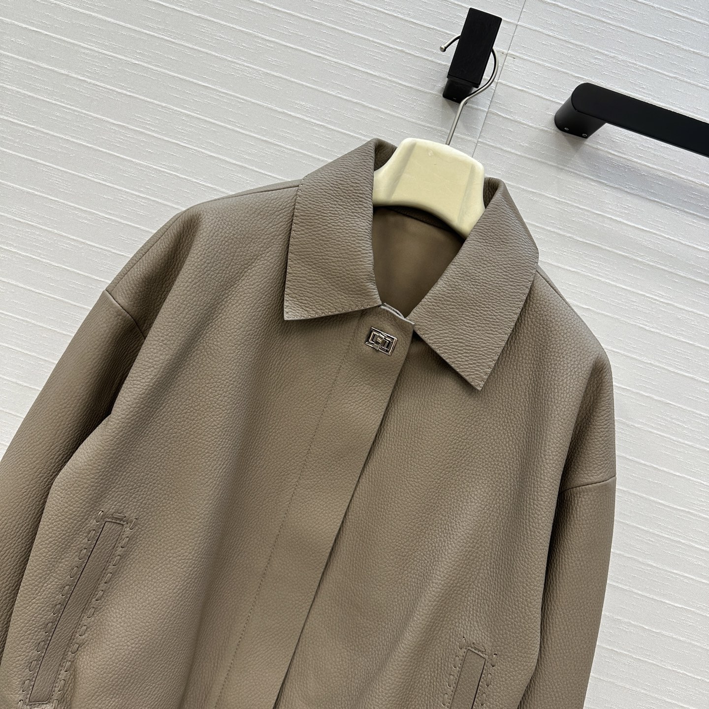 High-end Handmade Lambskin Metal Jacket: Perfect Quality and Customized Design - 图片 2