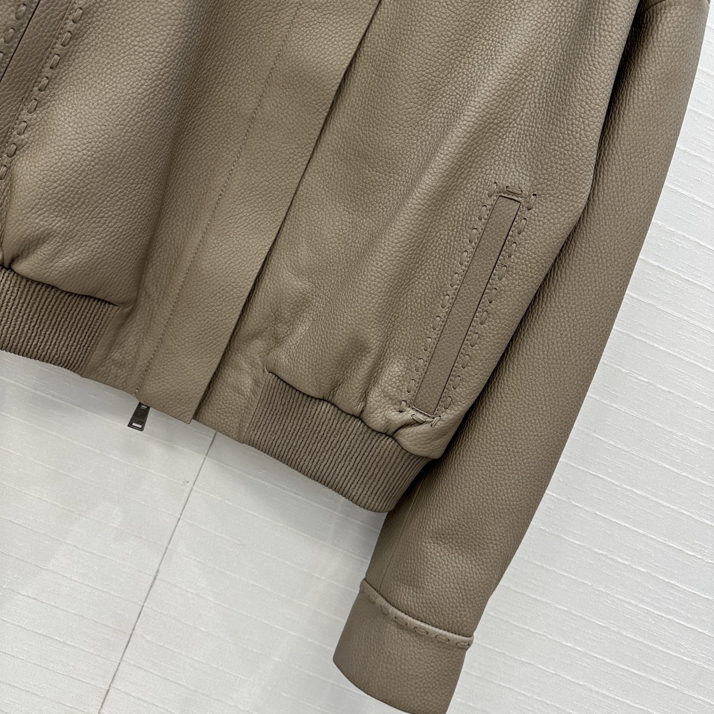 High-end Handmade Lambskin Metal Jacket: Perfect Quality and Customized Design - 图片 5