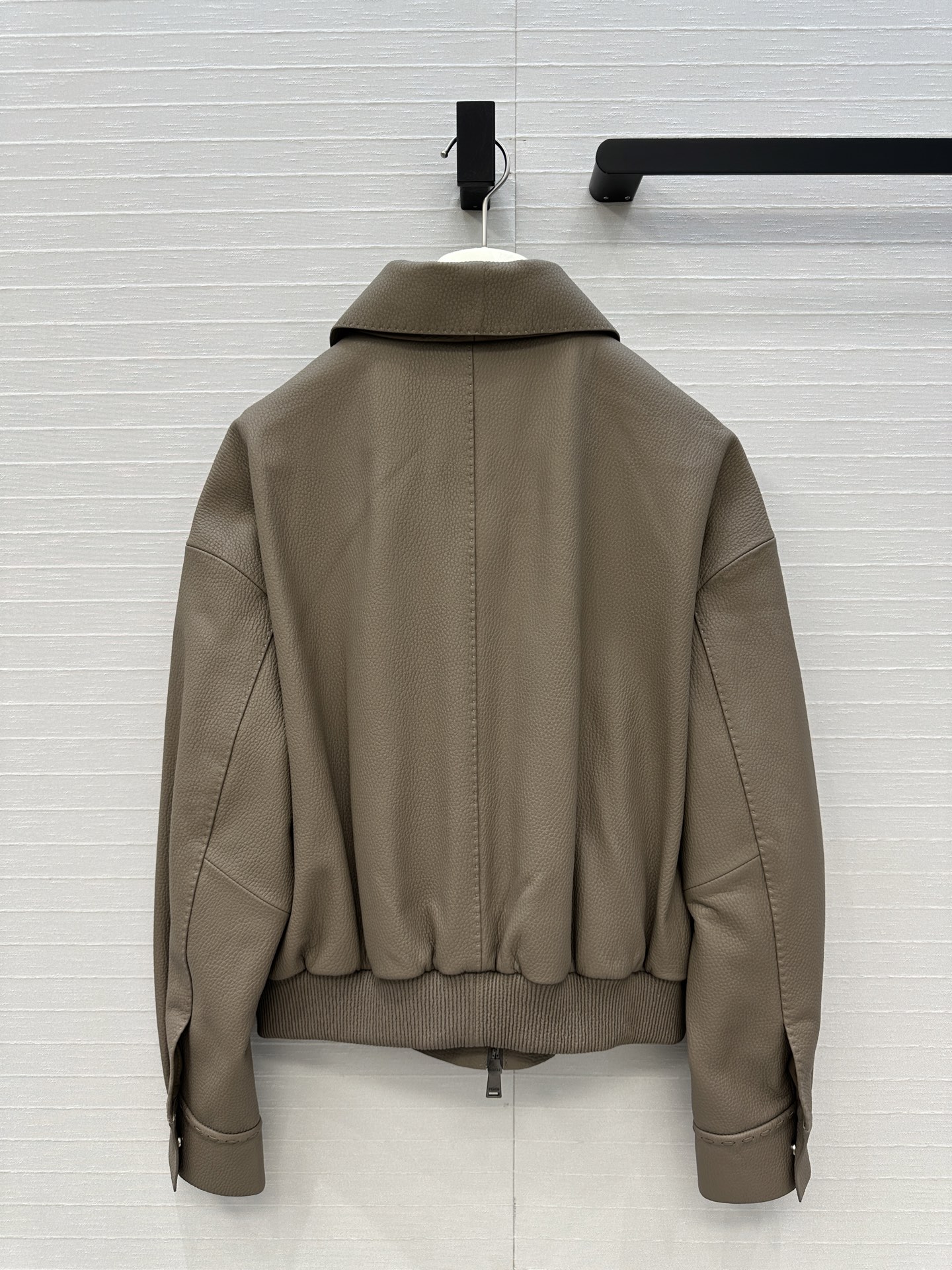 High-end Handmade Lambskin Metal Jacket: Perfect Quality and Customized Design - 图片 9