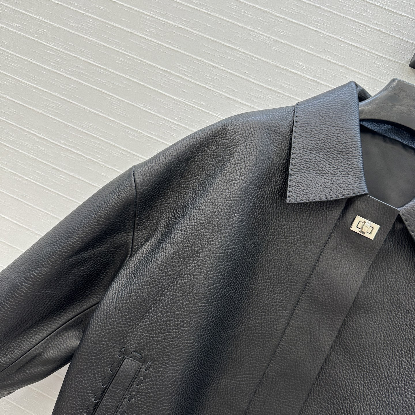 High-end Handmade Lambskin Metal Jacket with Thin Top Cortex – Review and Recommendation - 图片 3