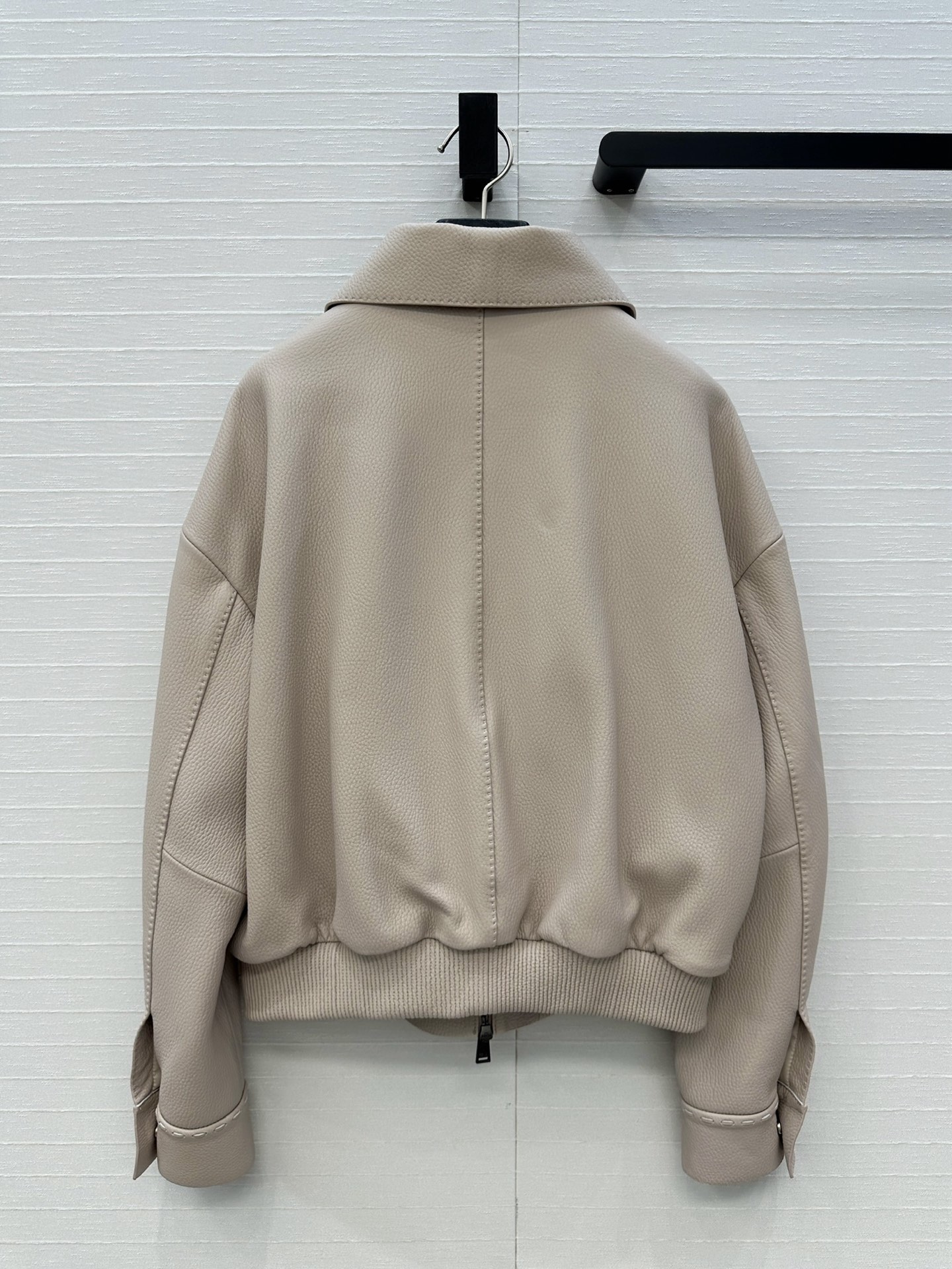 High-end Handmade Lambskin Metal Jacket with Thin Top Cortex: P2737 Review - 图片 9