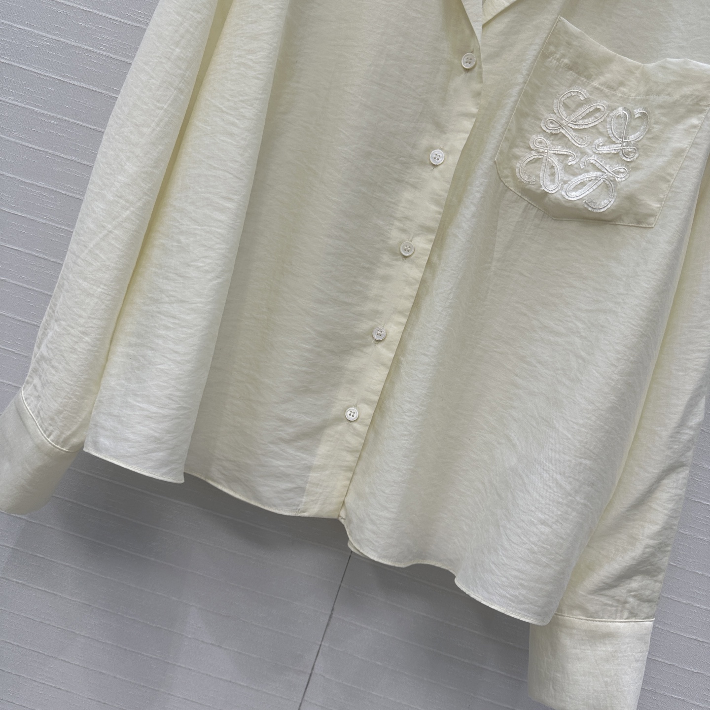 独家首发❤️强烈推荐，LW海岛度假Paula’s系列轻薄天丝绵翻领衬衫，防晒空调房必备叠穿必备，立体牙刷