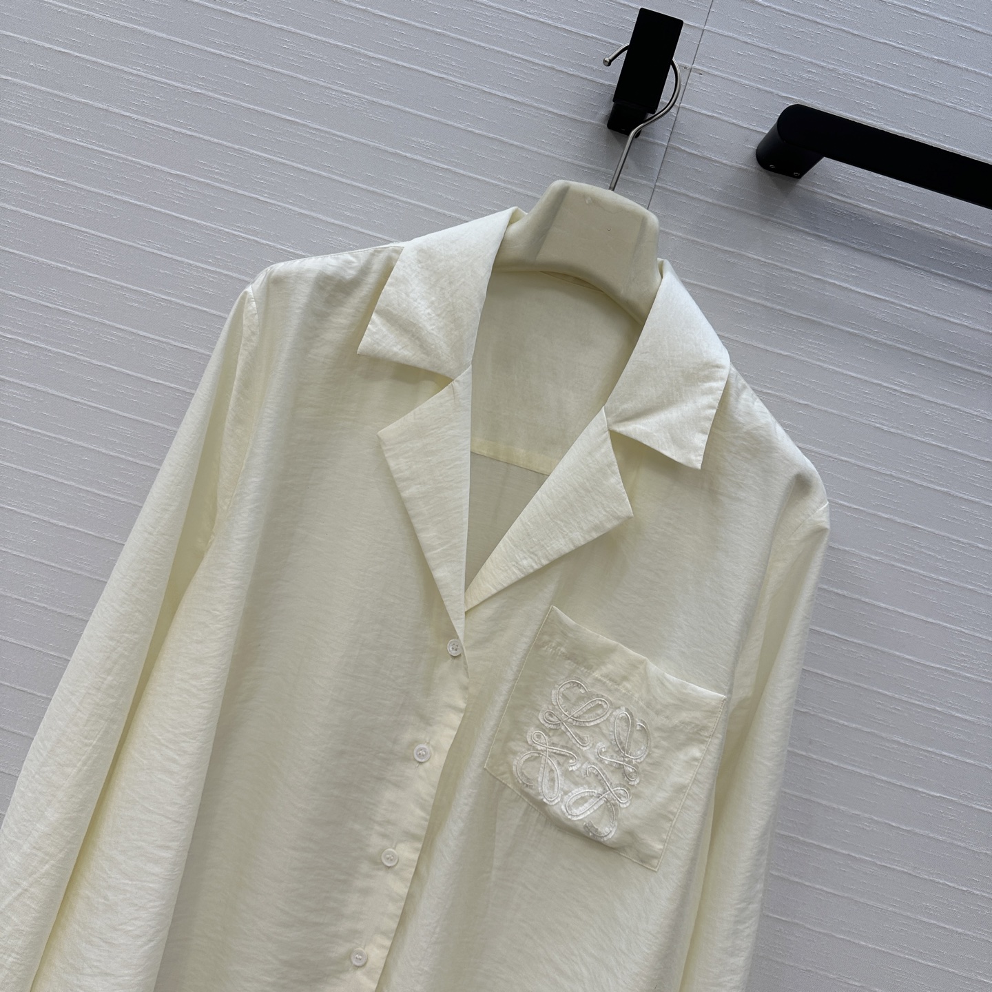 独家首发❤️强烈推荐，LW海岛度假Paula’s系列轻薄天丝绵翻领衬衫，防晒空调房必备叠穿必备，立体牙刷