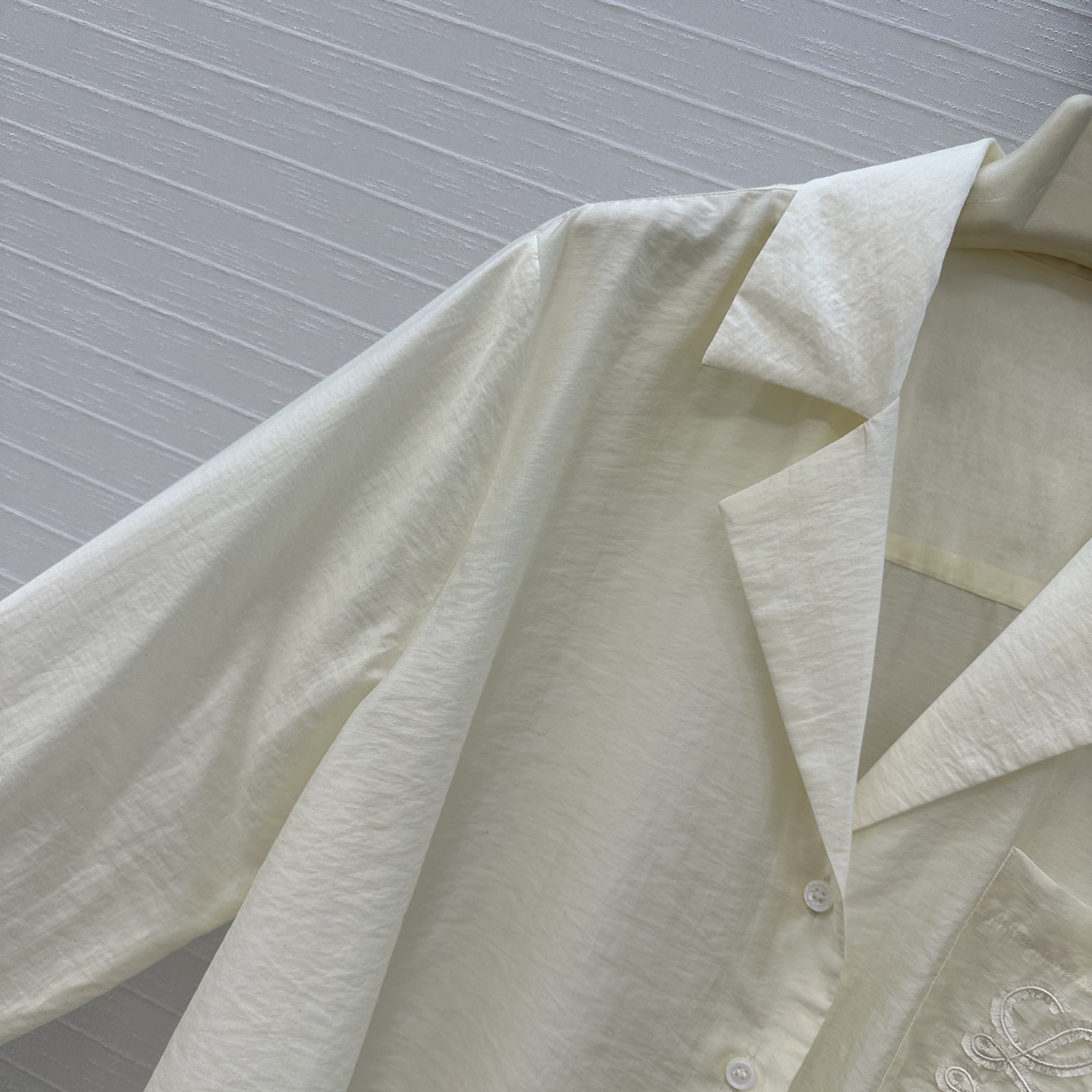 独家首发❤️强烈推荐，LW海岛度假Paula’s系列轻薄天丝绵翻领衬衫，防晒空调房必备叠穿必备，立体牙刷