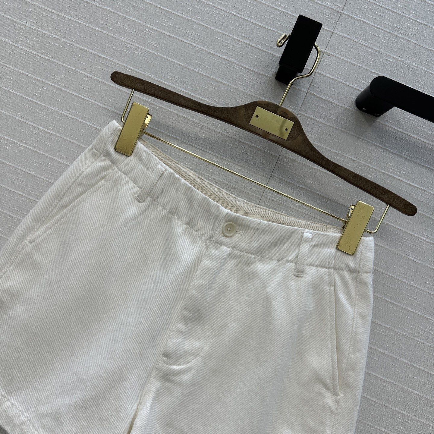 High-Quality Hardcore Women’s Suit: Classic High Waist Style with Metal Logo Details. - 图片 2