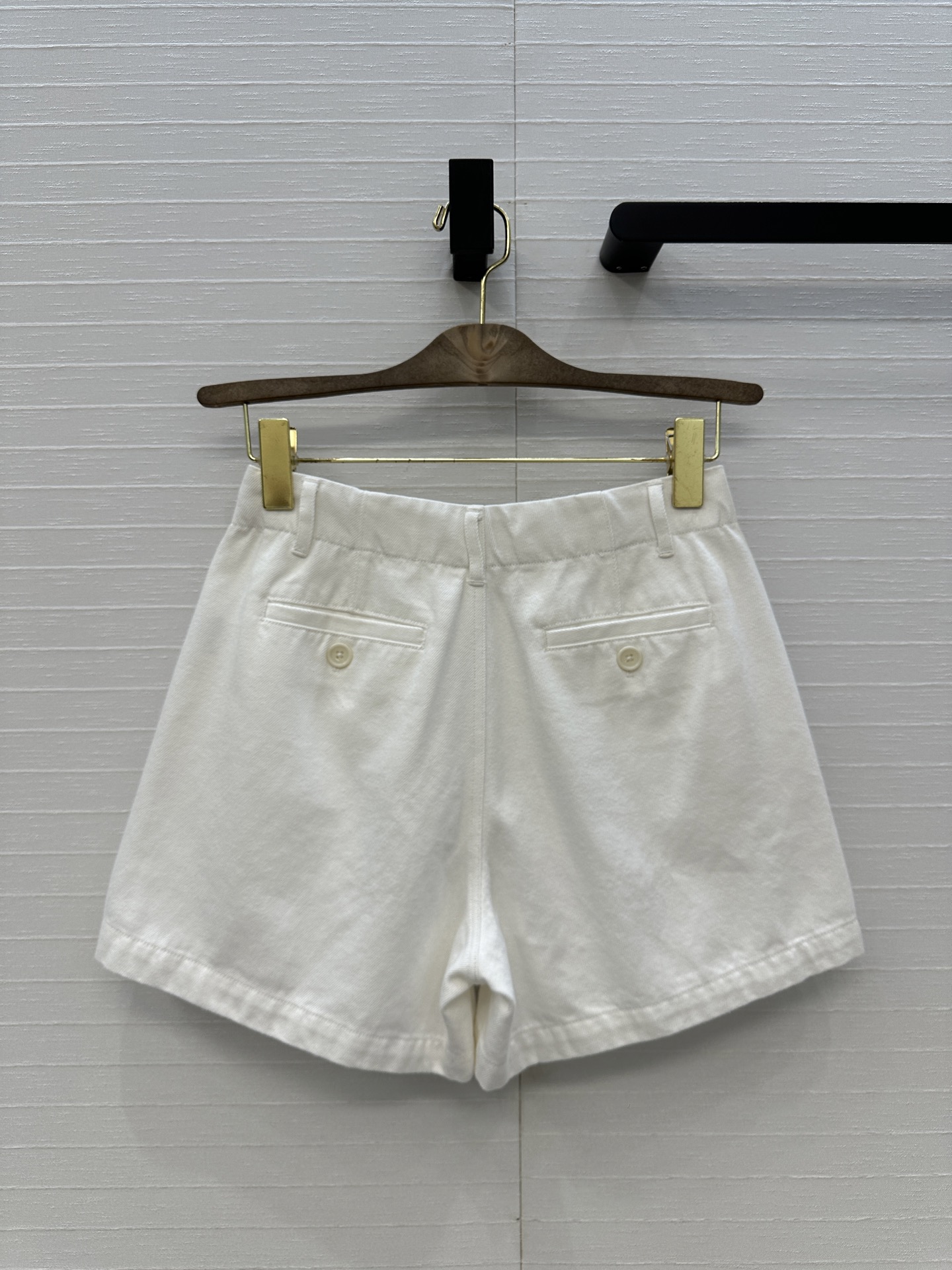 High-Quality Hardcore Women’s Suit: Classic High Waist Style with Metal Logo Details. - 图片 9