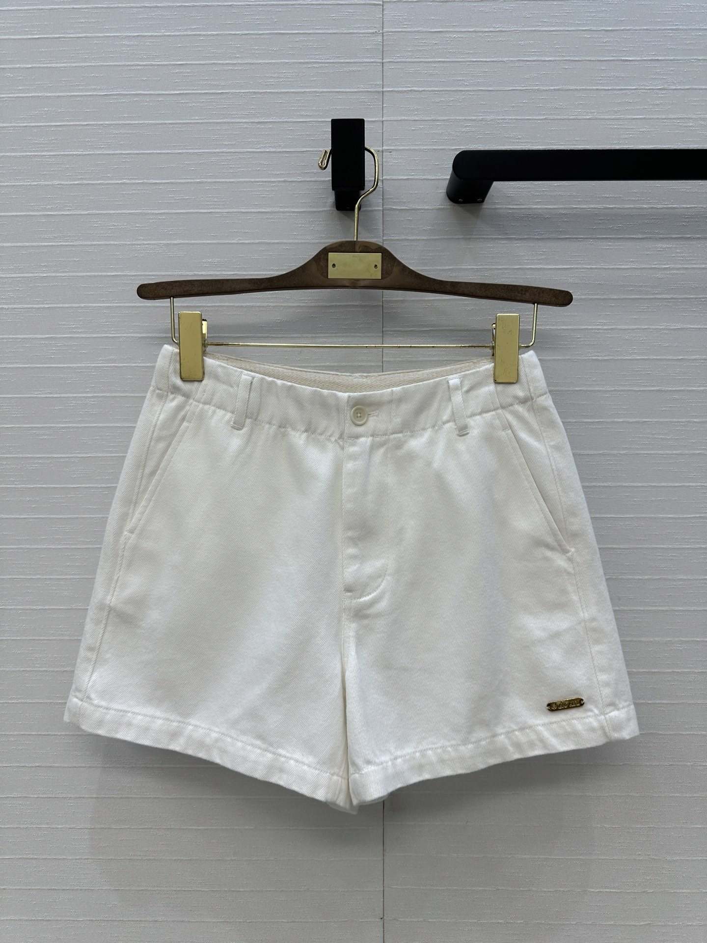 High-Quality Hardcore Women’s Suit: Classic High Waist Style with Metal Logo Details. - 图片 1