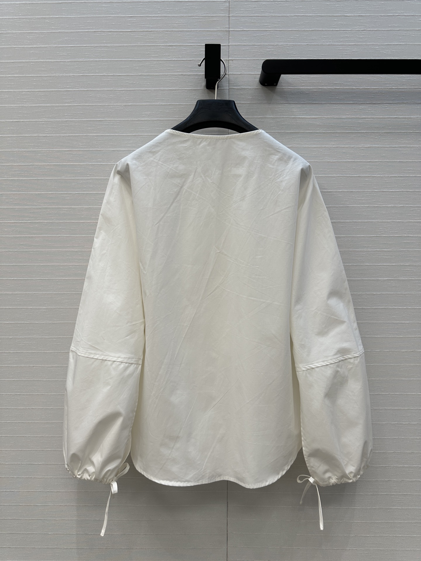 “Original Hard-Core Women’s Suit with New H25 Holiday Style: Arleslene Embroidered Shirts and Recreational Shorts” - 图片 9