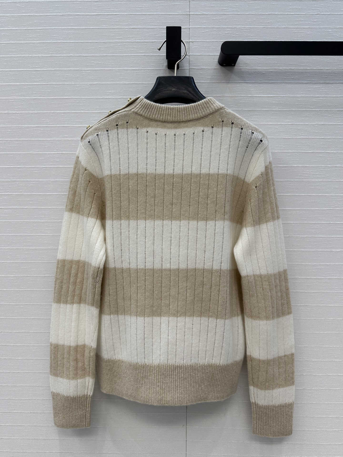 “Exclusive P912 Women’s Suit: Soft, Cozy, Stripes, Metal Buttons, Two Colors” - 图片 8