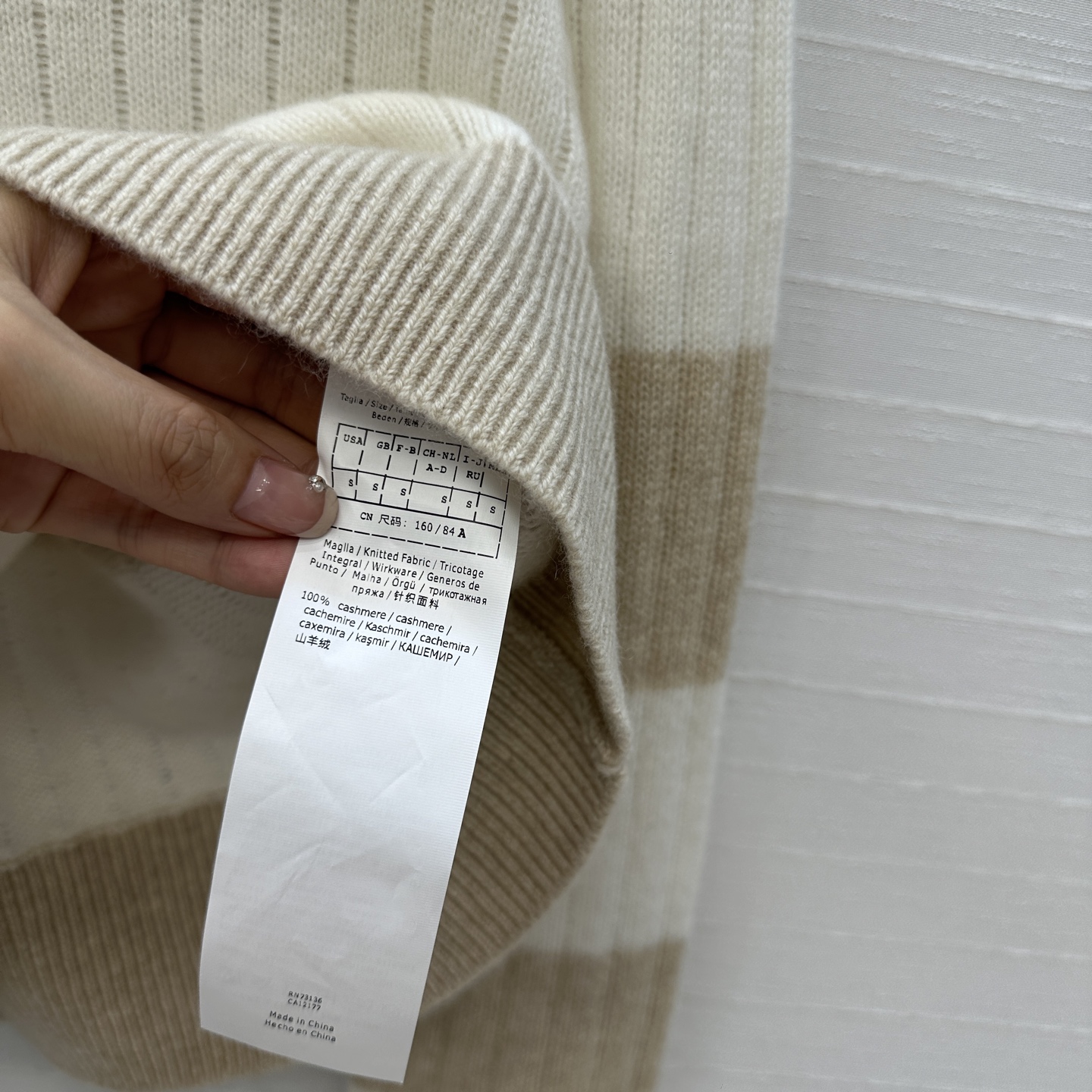 “Exclusive P912 Women’s Suit: Soft, Cozy, Stripes, Metal Buttons, Two Colors” - 图片 7