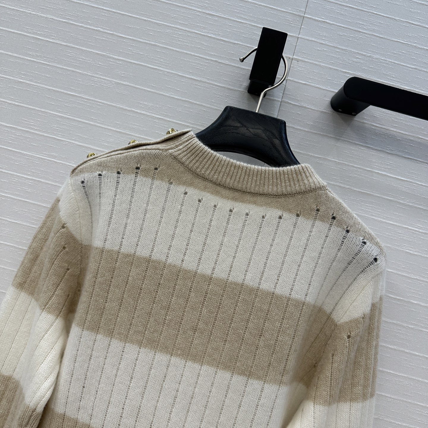 “Exclusive P912 Women’s Suit: Soft, Cozy, Stripes, Metal Buttons, Two Colors” - 图片 9