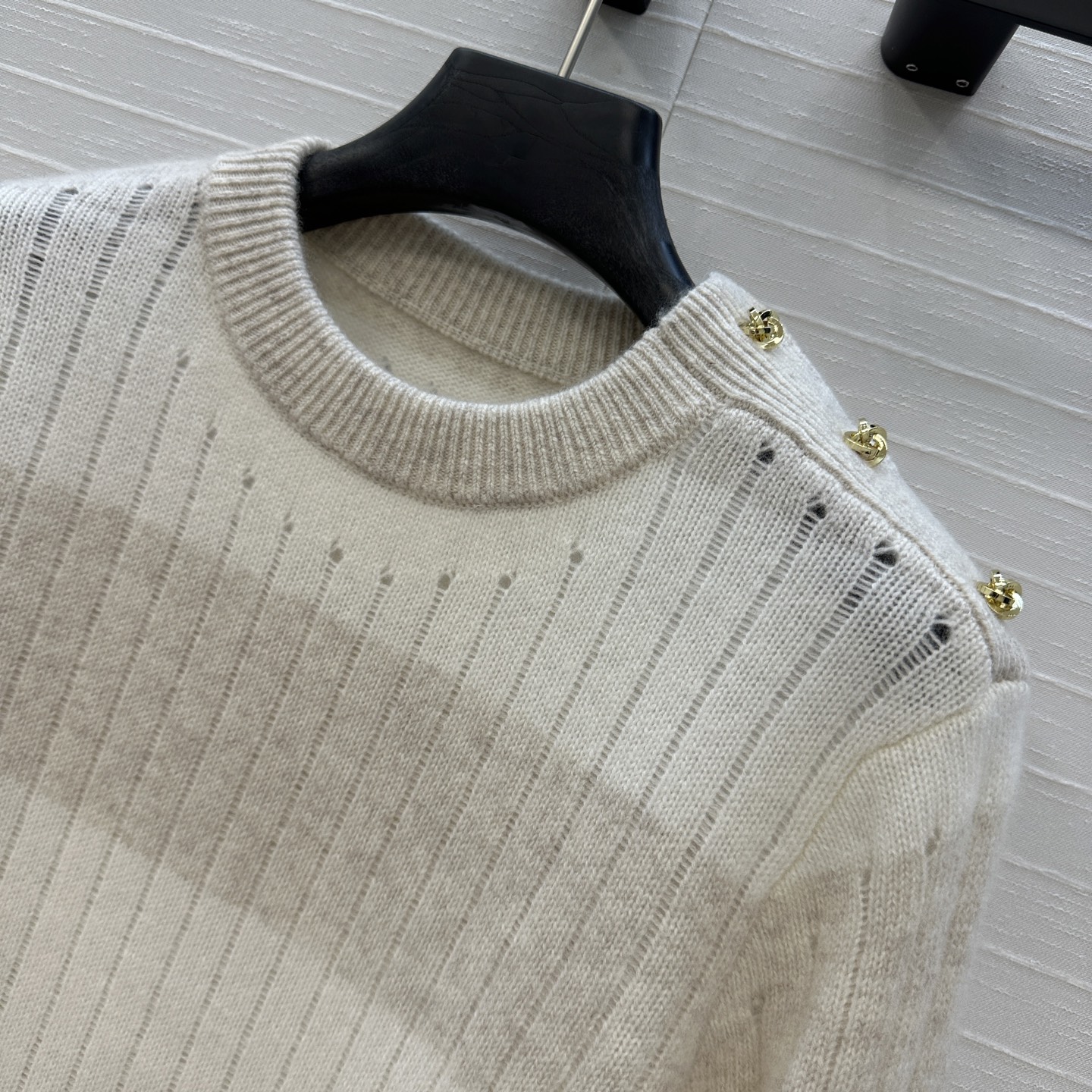 P912 Original Women’s Suit: Soft, Cozy, Exclusive Package with Metal Shoulder Buttons - 图片 4