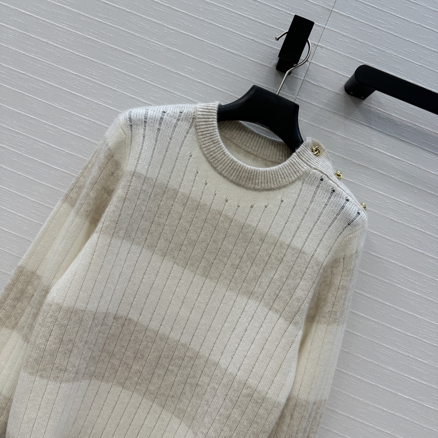 P912 Original Women’s Suit: Soft, Cozy, Exclusive Package with Metal Shoulder Buttons - 图片 2