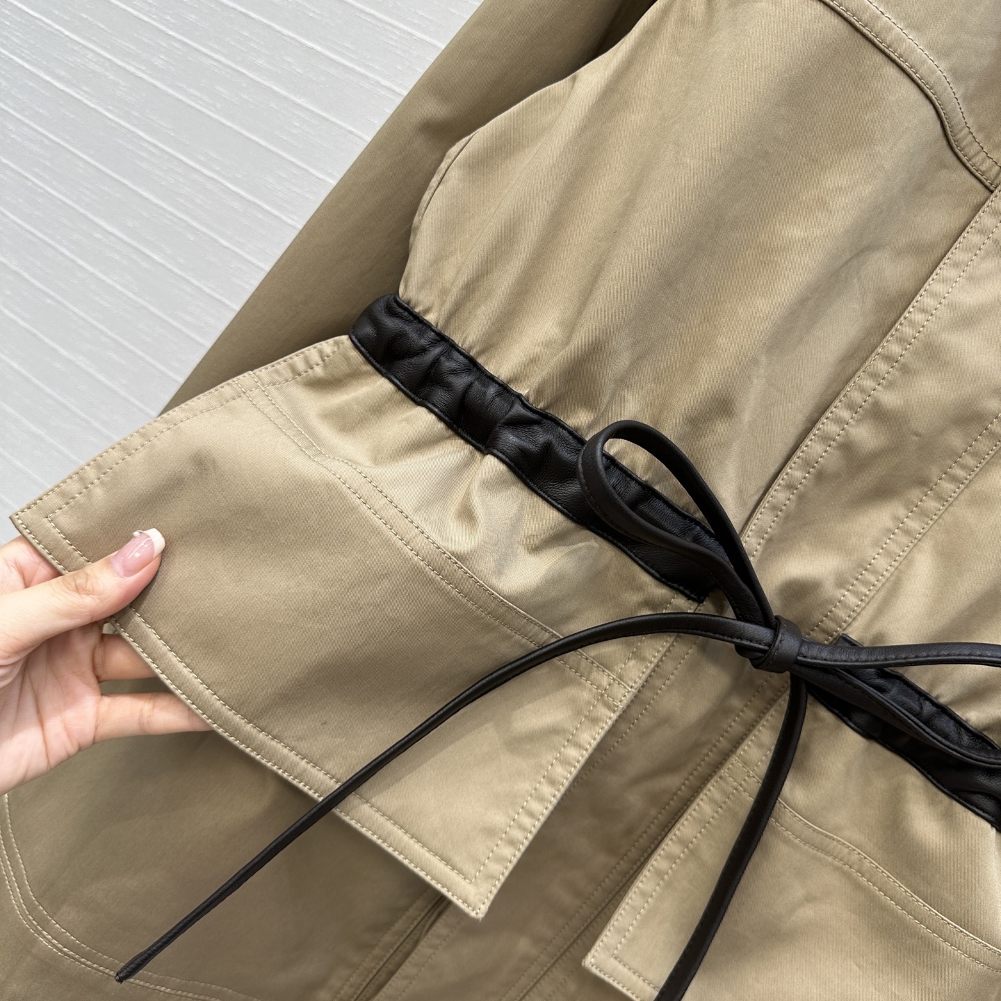 High-End Female Suit with Leather Details and Cotton Fabric, Sizes 2-36 - 图片 4