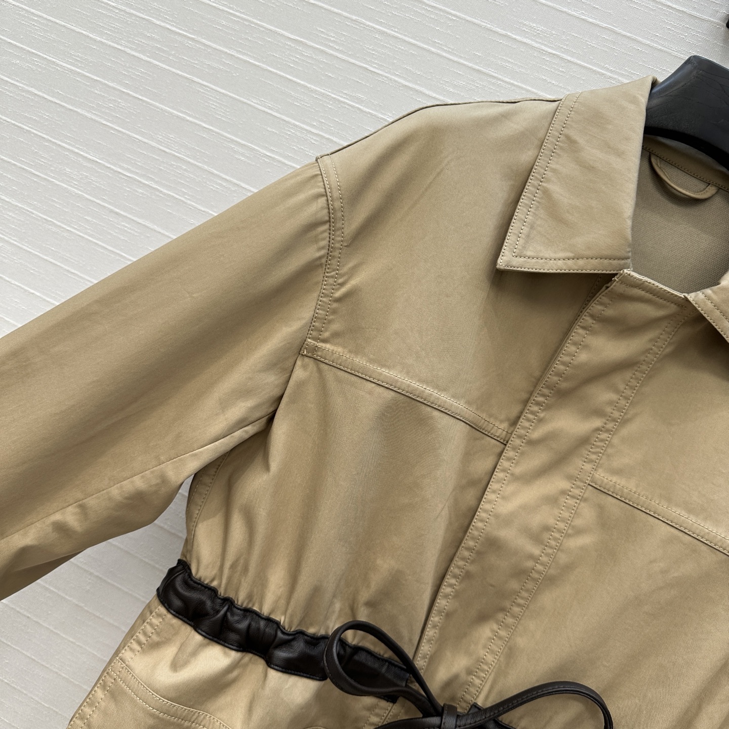 High-End Female Suit with Leather Details and Cotton Fabric, Sizes 2-36 - 图片 3