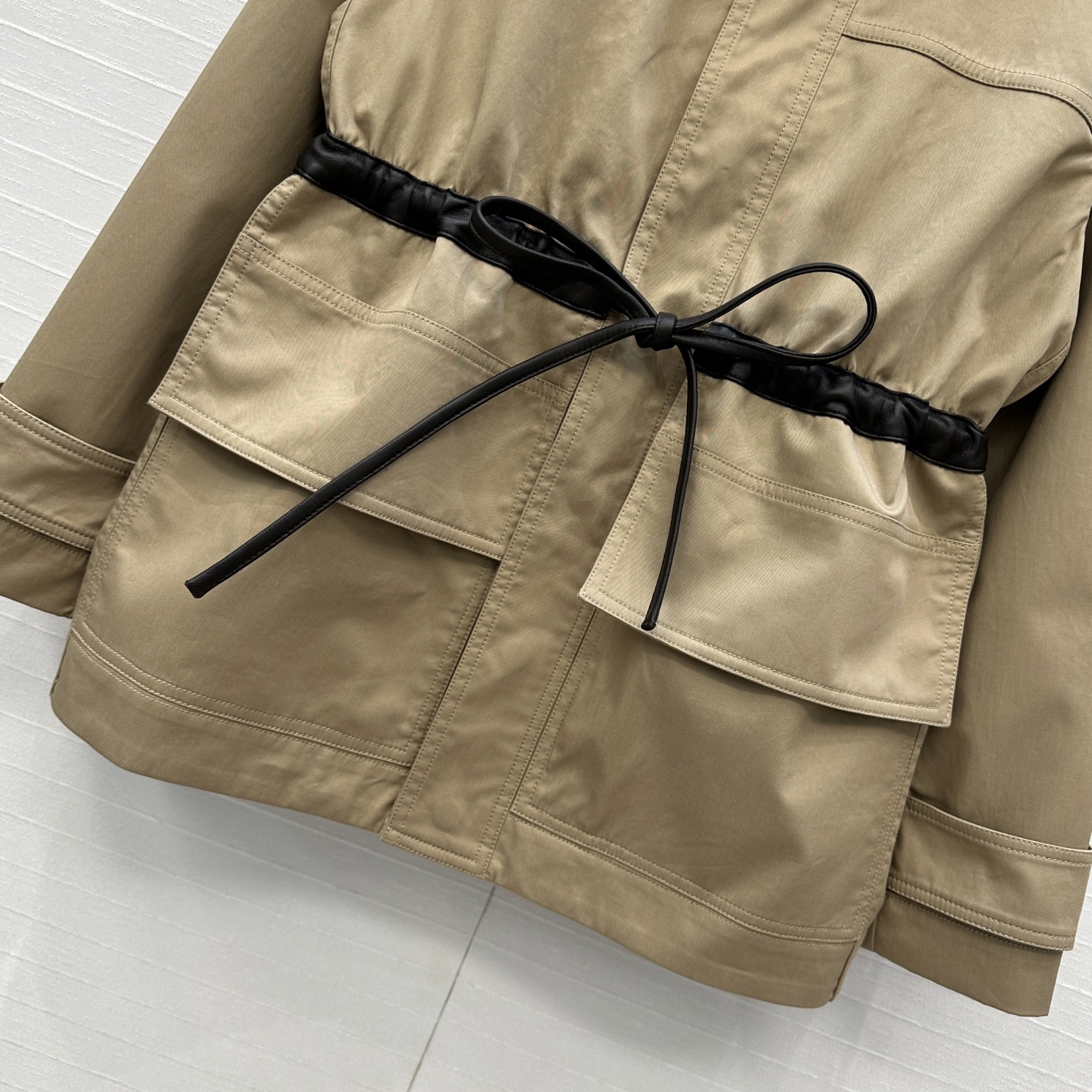 High-End Female Suit with Leather Details and Cotton Fabric, Sizes 2-36 - 图片 5