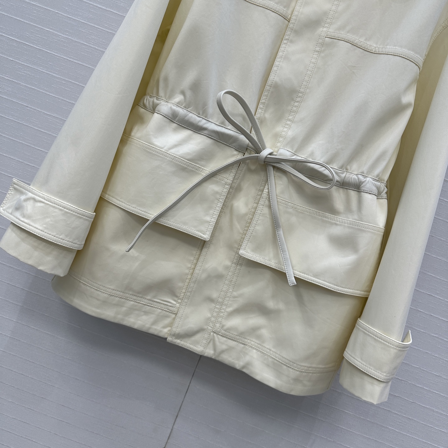 High-End Female Suit: Bv25 Hunting Wind Jacket with Leather Details - 图片 4