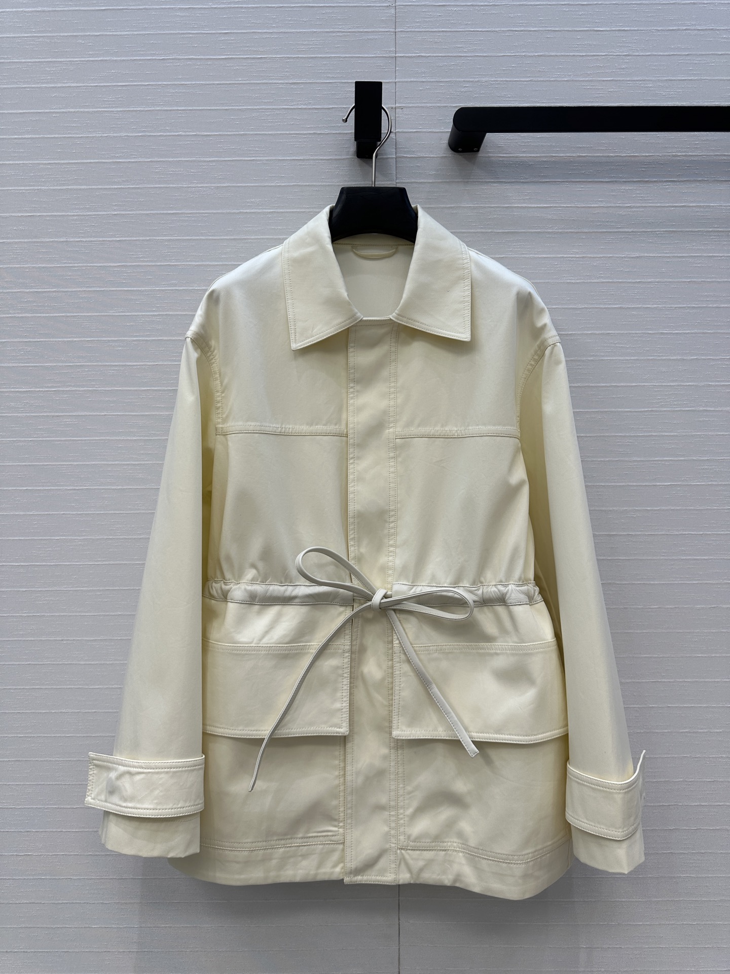 High-End Female Suit: Bv25 Hunting Wind Jacket with Leather Details - 图片 1