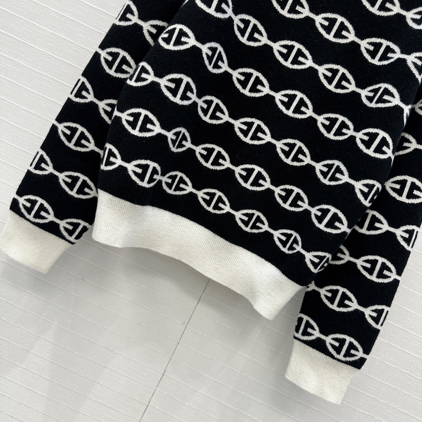 “Stylish P912 Velvet Knit Shirt in Three Colors – Elegant and Fashionable Design for All Sizes” - 图片 6