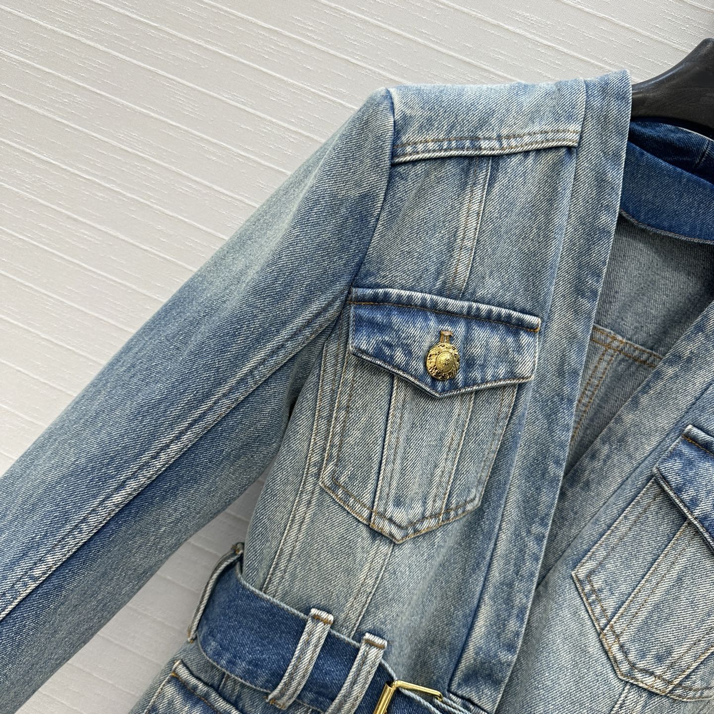 Stylish V-Laced Blue Cowboy Coat for Women: P840 Original Suit Review - 图片 3