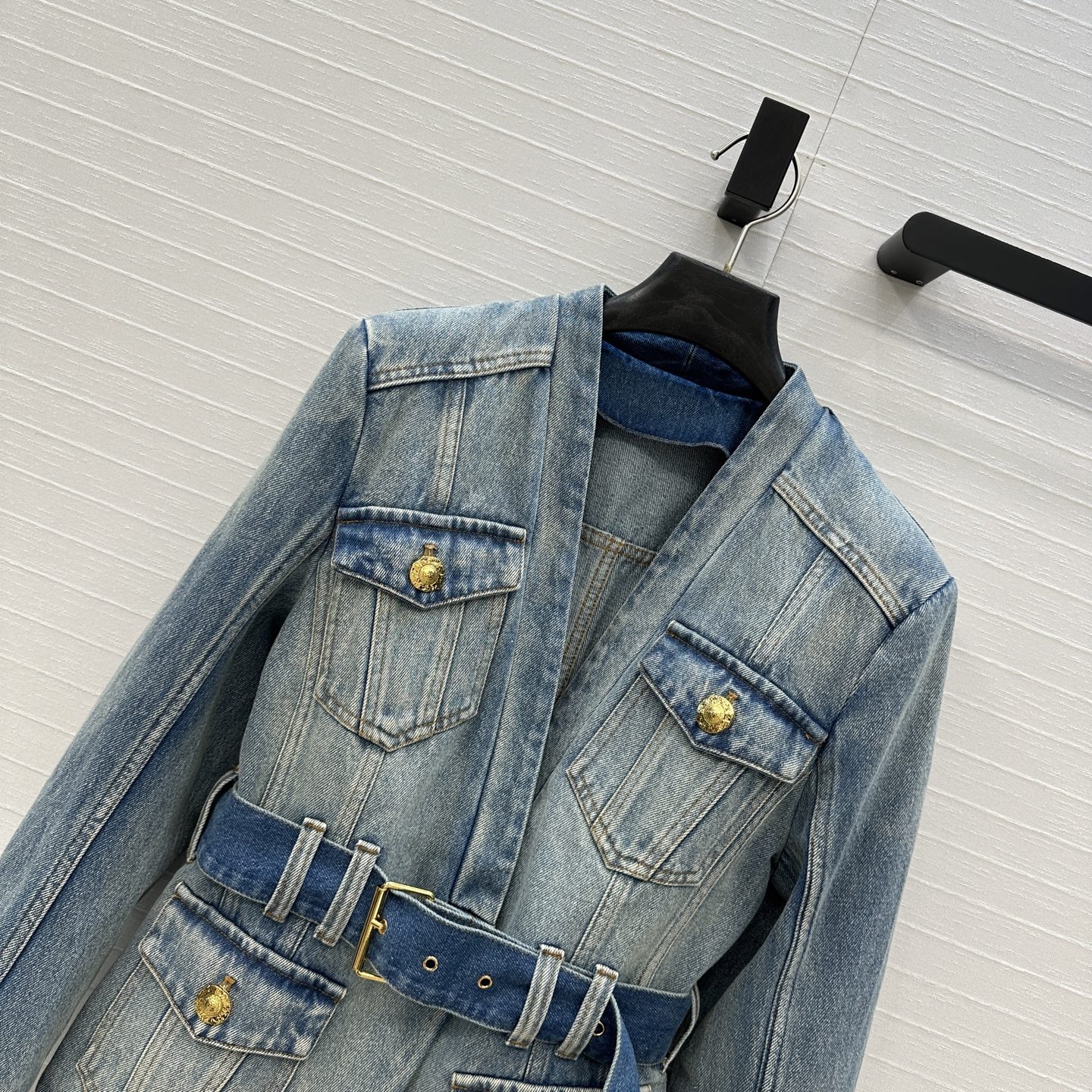 Stylish V-Laced Blue Cowboy Coat for Women: P840 Original Suit Review - 图片 2