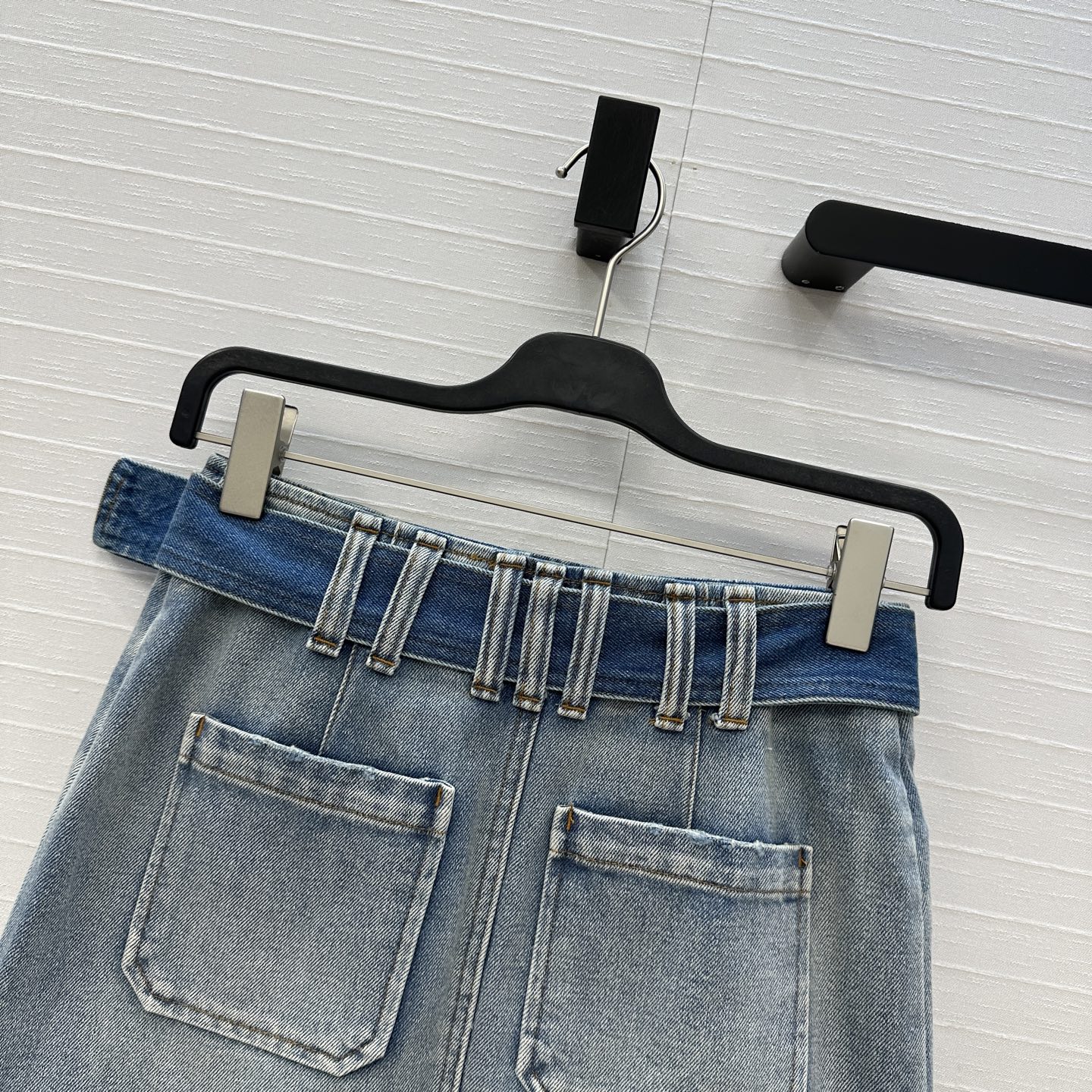 “Women’s Scavenging Suit with Balma**25 Cowboy Skirts: Stylish, Sophisticated Design, Large Pockets, Metal Buttons” - 图片 9