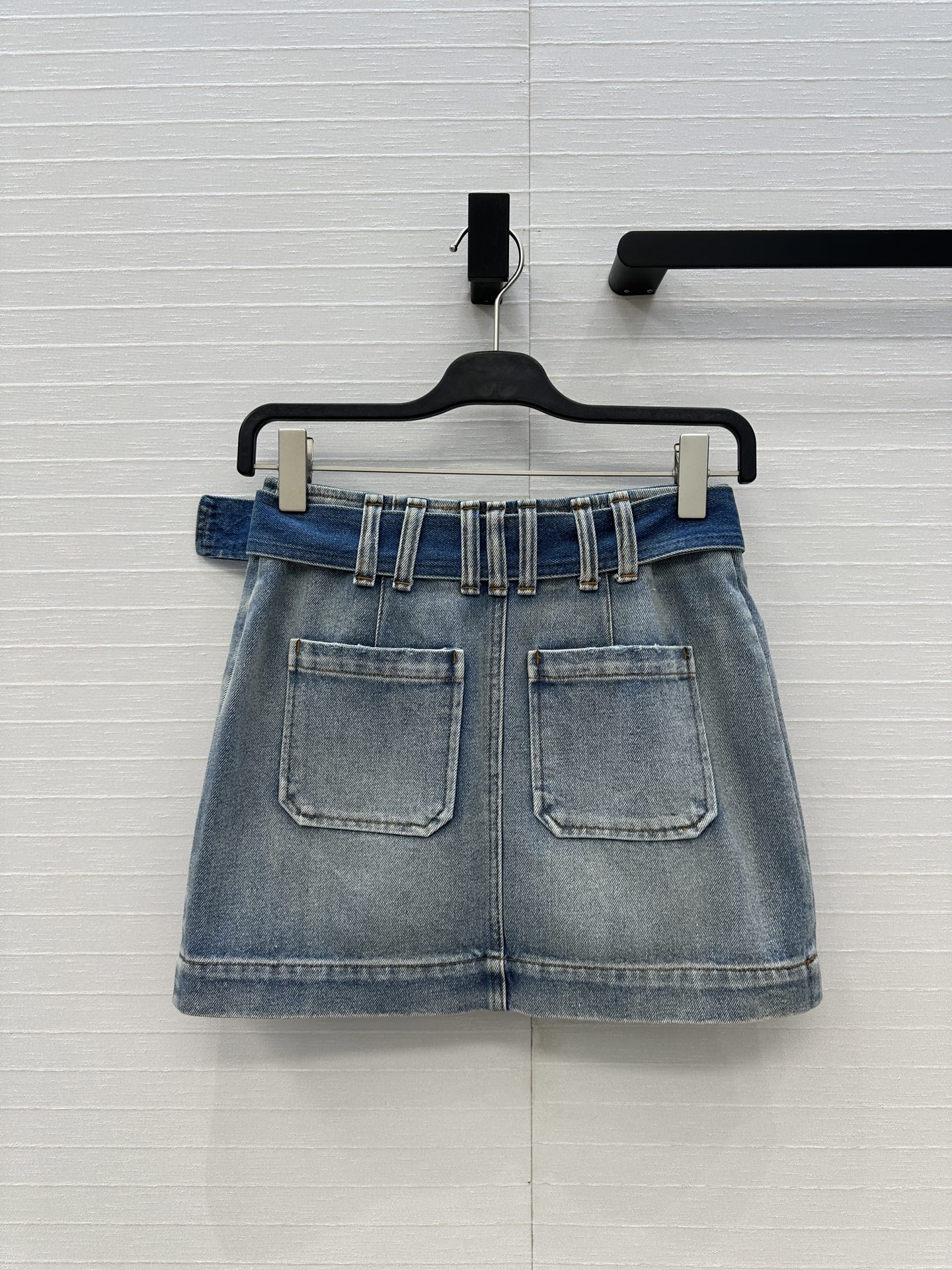 “Women’s Scavenging Suit with Balma**25 Cowboy Skirts: Stylish, Sophisticated Design, Large Pockets, Metal Buttons” - 图片 8