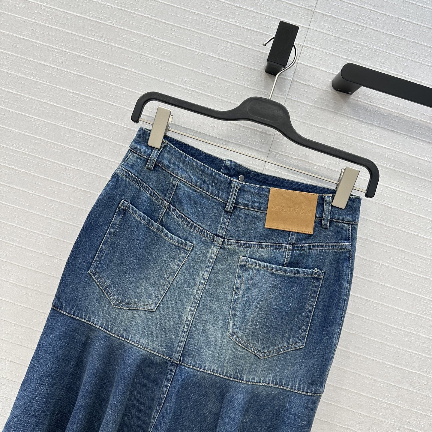 Stylish Cheesy Dress Recommendation: New McQueen Blouse, Cowboy Twist, Classic High-Waist Hip Dress – One Color, Three Sizes - 图片 9