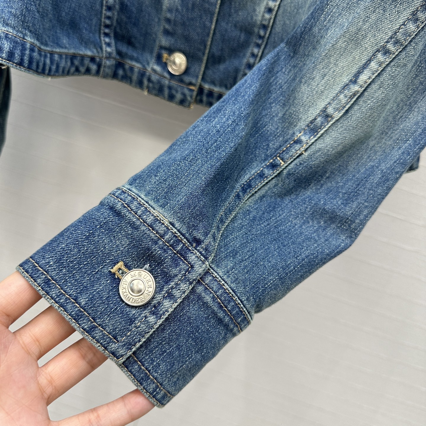 Stylish Female Suit with Doll Coat, Umbrella Skirt, and Stone-washing Jeans Recommendation - 图片 7