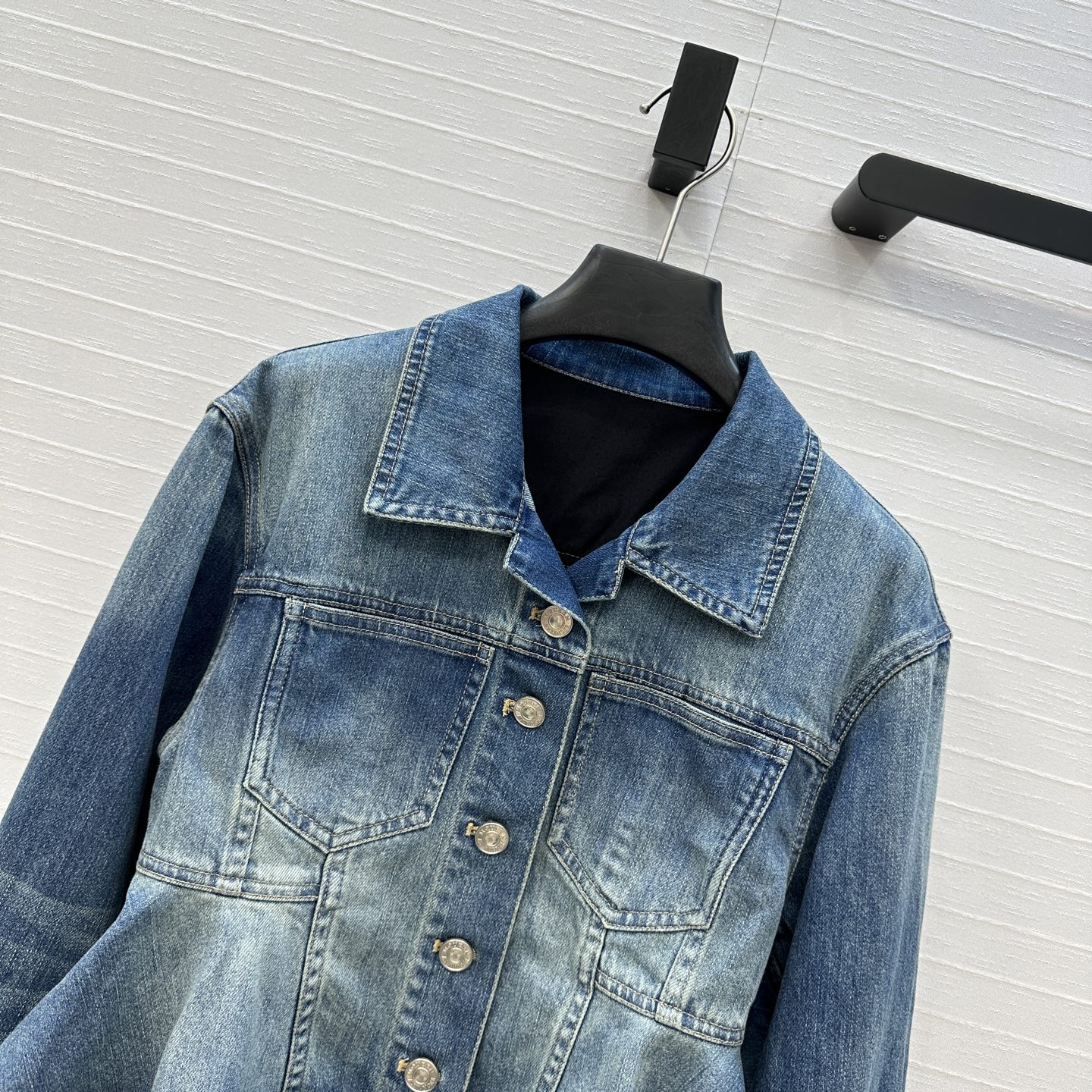 Stylish Female Suit with Doll Coat, Umbrella Skirt, and Stone-washing Jeans Recommendation - 图片 2