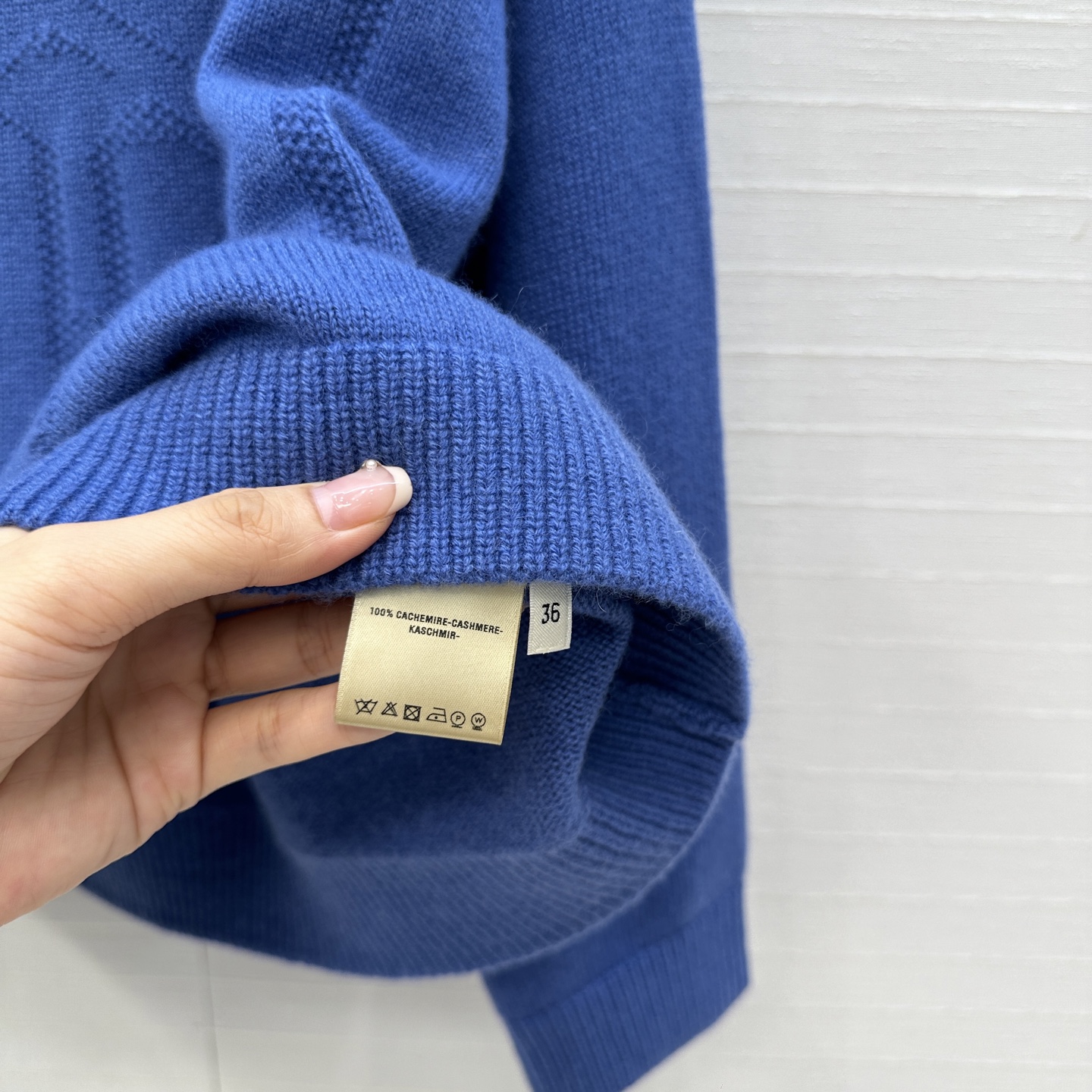 “High-Quality Female Packaged Explosive for Knitting Sweaters: Stylish, Simple, and Elegant Design” - 图片 8