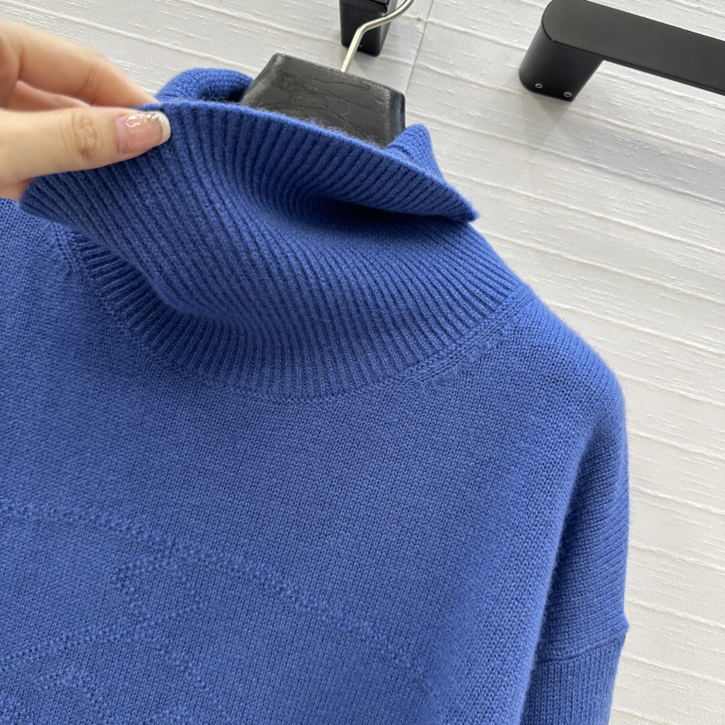 “High-Quality Female Packaged Explosive for Knitting Sweaters: Stylish, Simple, and Elegant Design” - 图片 4