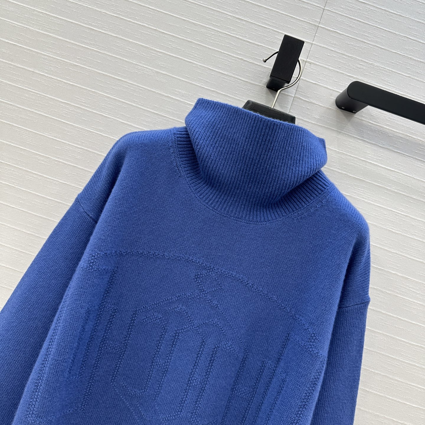 “High-Quality Female Packaged Explosive for Knitting Sweaters: Stylish, Simple, and Elegant Design” - 图片 2