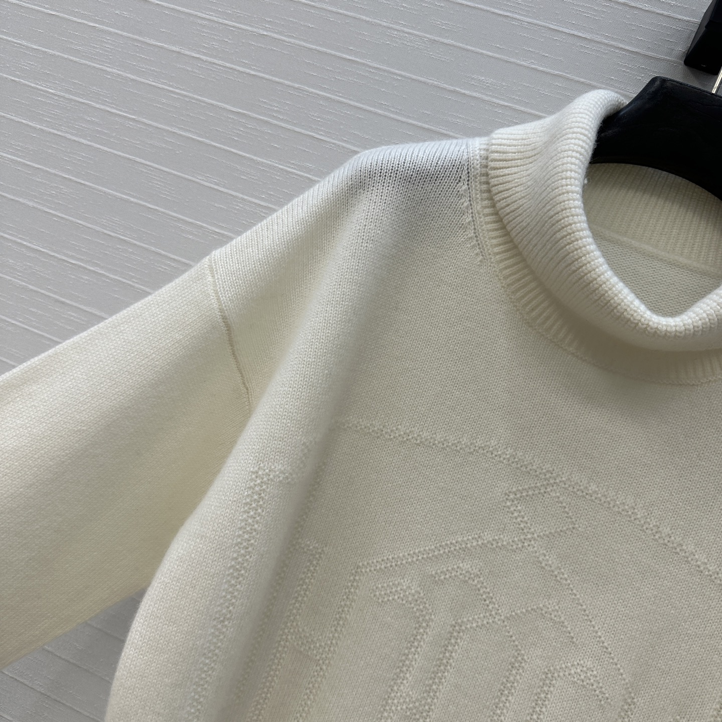High-Quality Female Packaged Explosive for Knitting Sweaters: Stylish, Simple, and Elegant - 图片 3