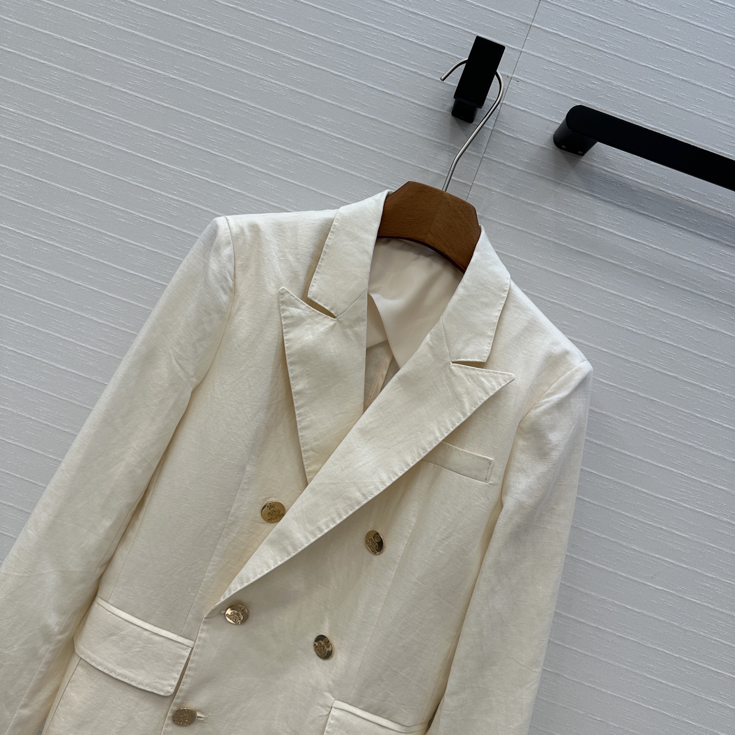 强烈推荐❤️拉夫紫标新品双排扣亚麻西装外套！极简休闲老钱风，微收腰身曲线让柔美在硬朗中升华，通勤穿搭轻松