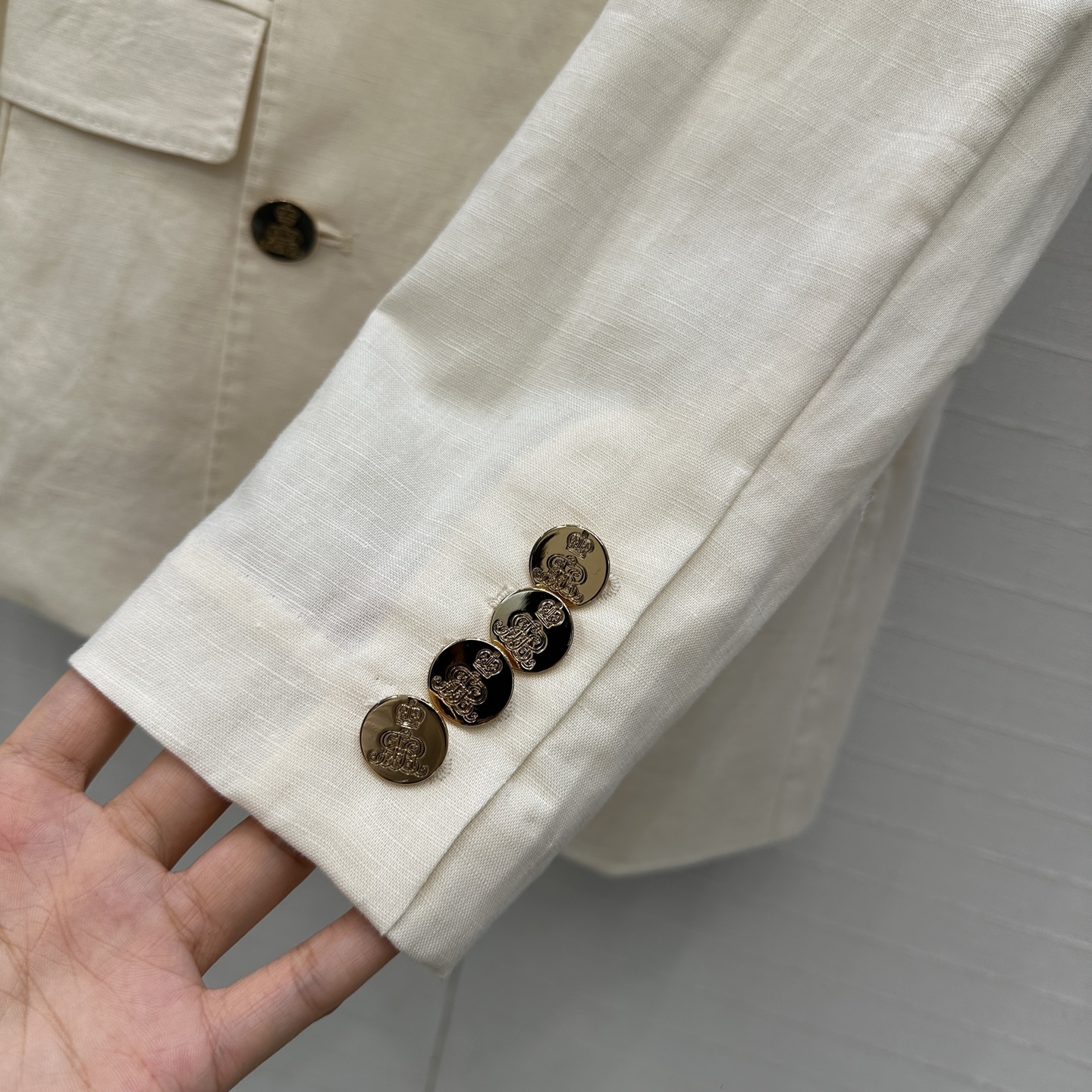 强烈推荐❤️拉夫紫标新品双排扣亚麻西装外套！极简休闲老钱风，微收腰身曲线让柔美在硬朗中升华，通勤穿搭轻松