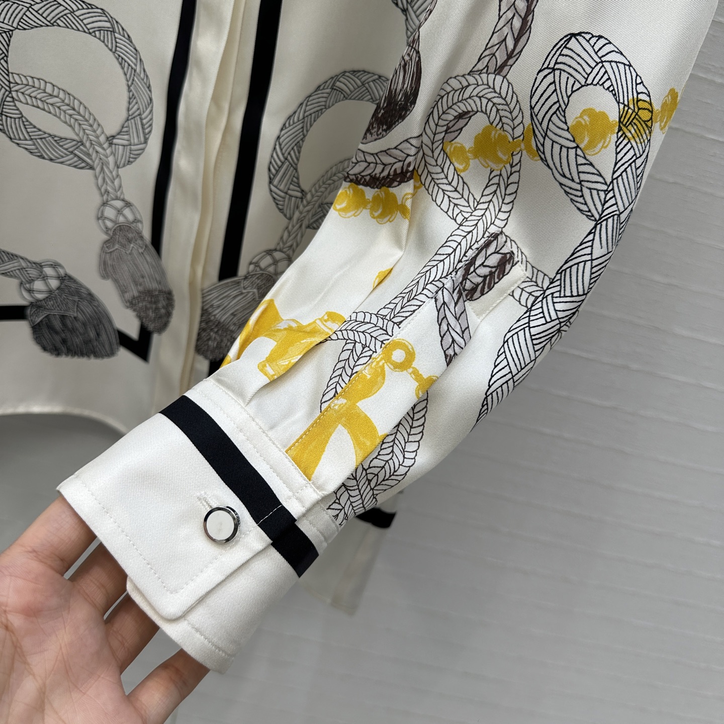 “Palefroi Remix: High-Quality Silk Dress with Unique Design Options” - 图片 6