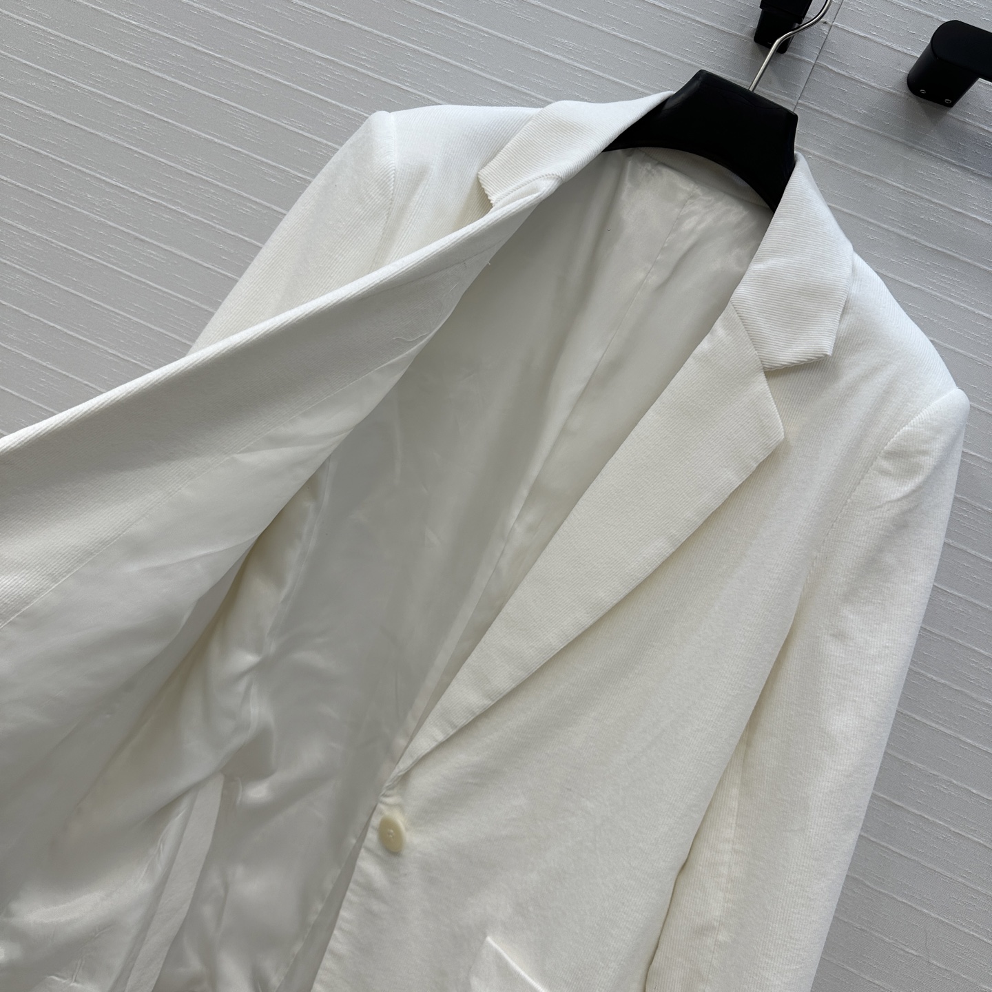 P864 One-Size-Fits-All Female Suit with Exclusive Package – Typhoid P60s Early Autumn Cedar Suit - 图片 4