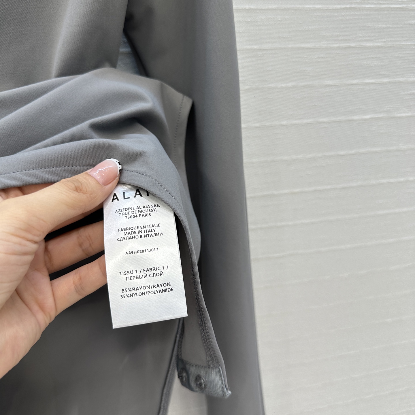 强烈推荐。原单品质❤️Alai*秋冬新品中高领连体衣，简约利落的设计叠搭时髦风。弹力修身塑形包容性大超显