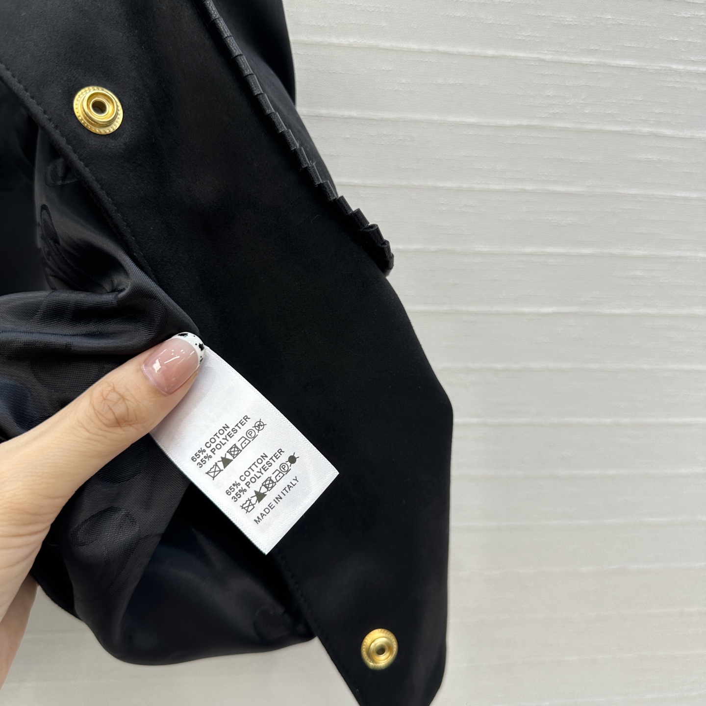 强烈推荐❤️CE新品 黑金凯旋门金属扣绒面半裙，双口袋装饰经典必入单品又A又飒！优雅帅气时髦又高级的调调