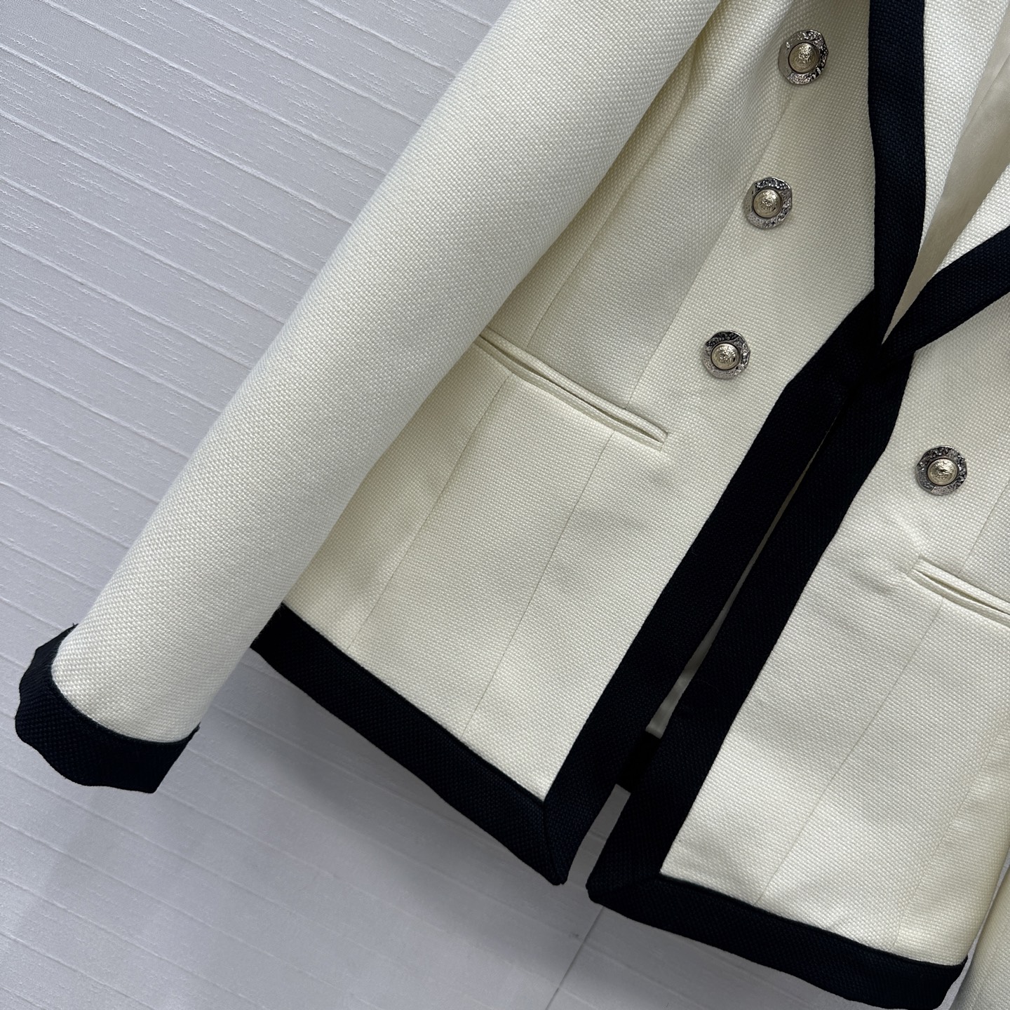 “Original Women’s Suit with Hard-Core Design and Quality Package | New Autumn Collection 2025” - 图片 4