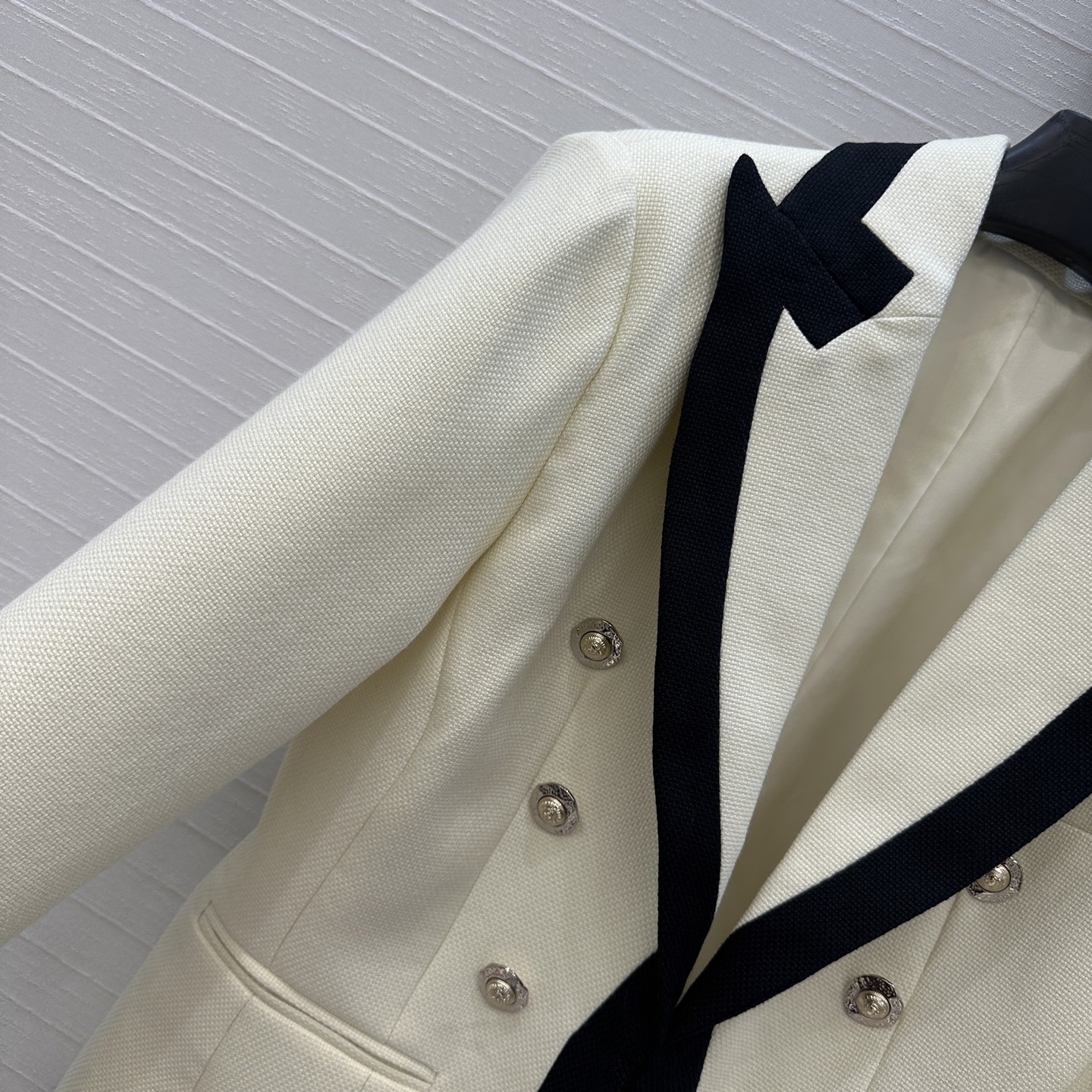 “Original Women’s Suit with Hard-Core Design and Quality Package | New Autumn Collection 2025” - 图片 3