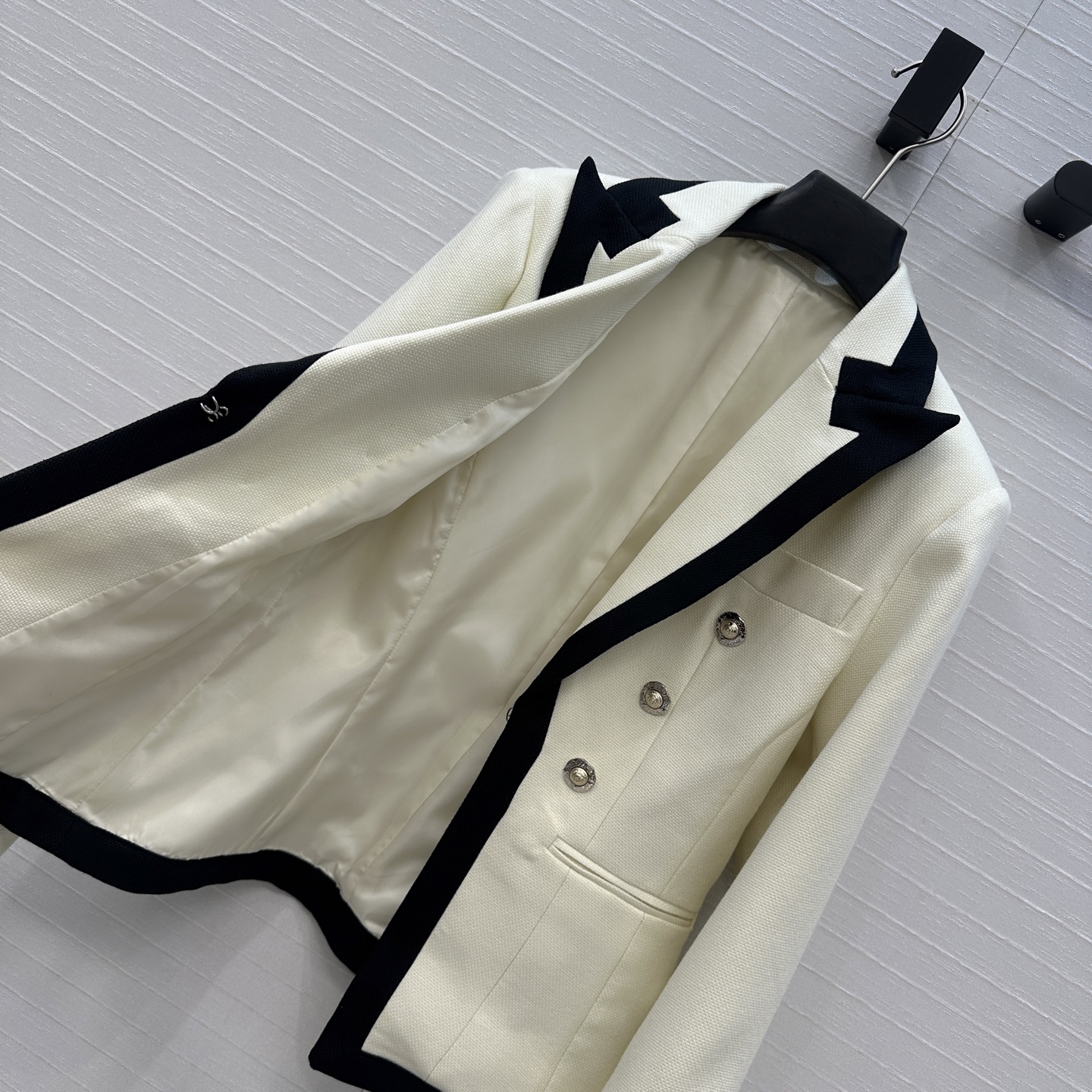 “Original Women’s Suit with Hard-Core Design and Quality Package | New Autumn Collection 2025” - 图片 8