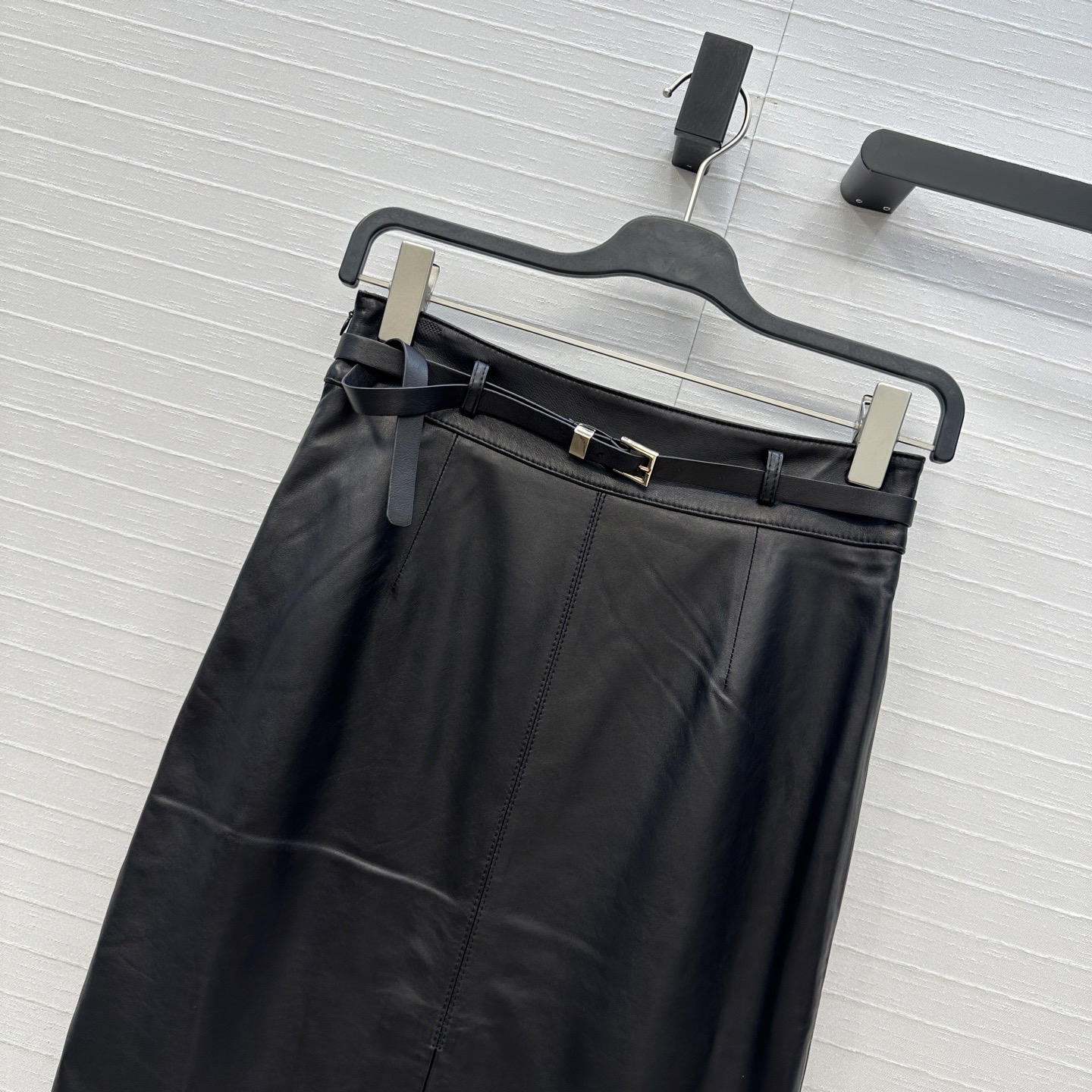 独家首发💕高端原单品质，SlP高智感御姐风穿搭小羊皮高开叉半裙！中长款配腰带设计优雅大气。100%进口皮