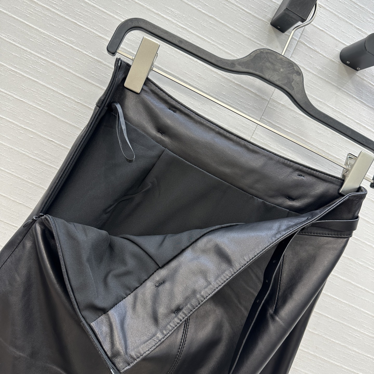 独家首发💕高端原单品质，SlP高智感御姐风穿搭小羊皮高开叉半裙！中长款配腰带设计优雅大气。100%进口皮