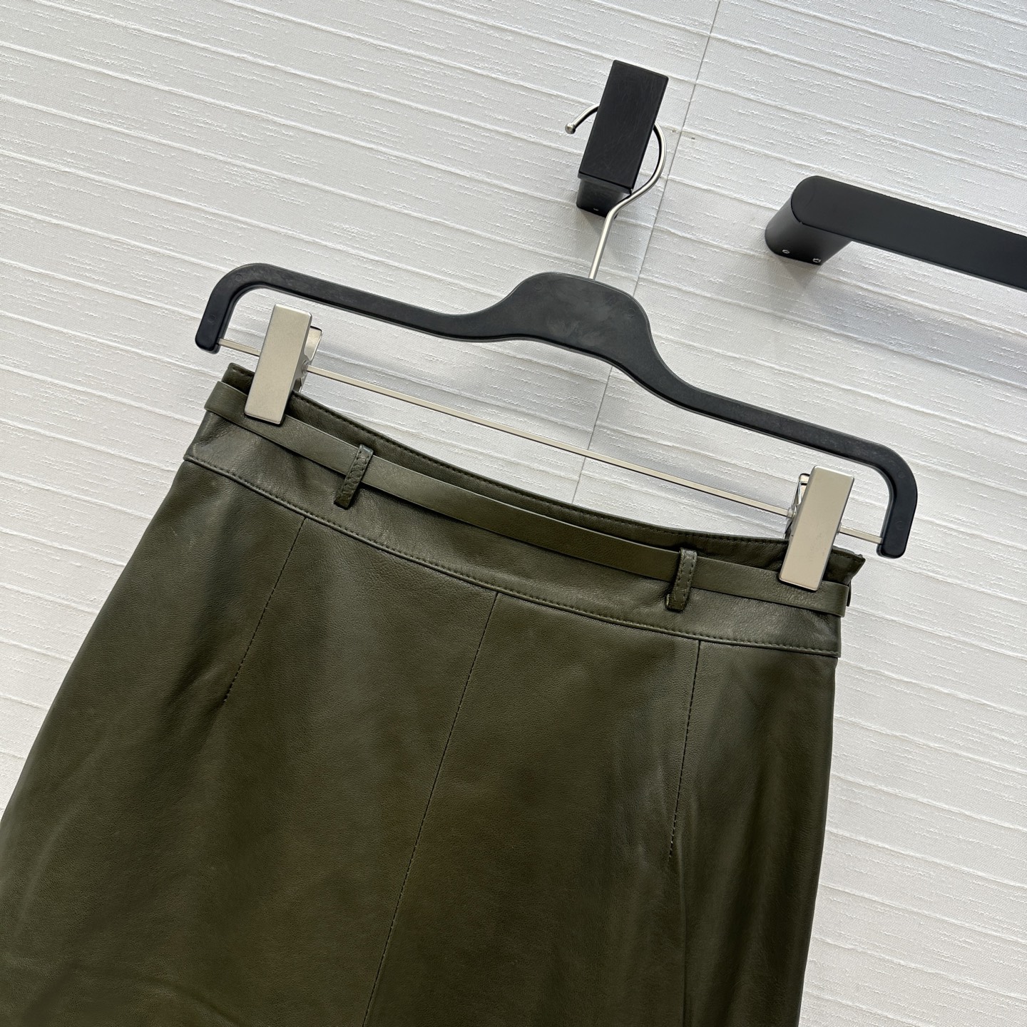 独家首发💕高端原单品质，SlP高智感御姐风穿搭小羊皮高开叉半裙！中长款配腰带设计优雅大气。100%进口皮