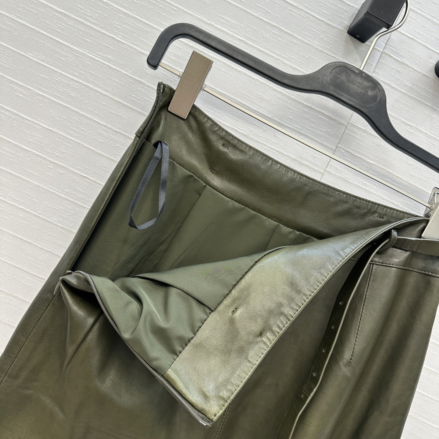 独家首发💕高端原单品质，SlP高智感御姐风穿搭小羊皮高开叉半裙！中长款配腰带设计优雅大气。100%进口皮