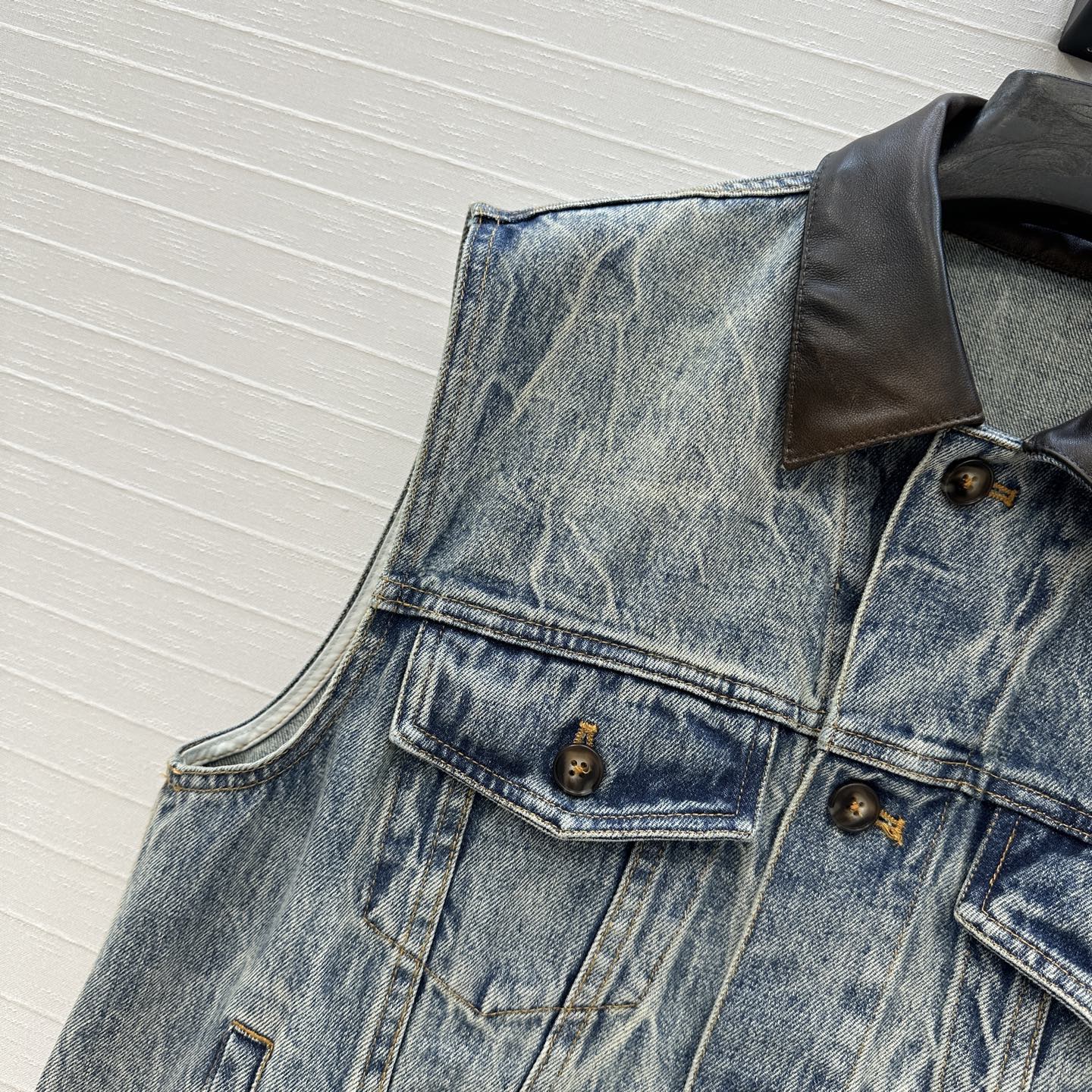 原单品质❤️miu缪系少女穿搭！早秋新品做旧皮领牛仔夹克外套！马溜褶痕工艺洗水复古风辣妹丹尼牛仔！气质翻