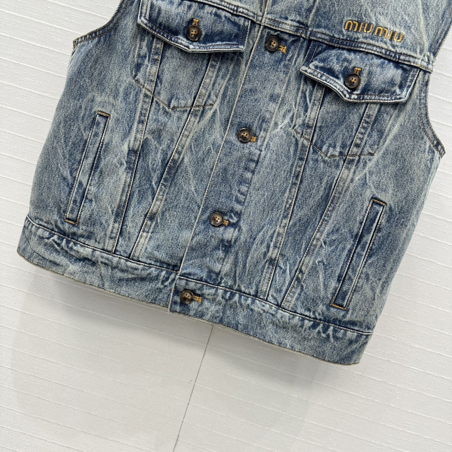 原单品质❤️miu缪系少女穿搭！早秋新品做旧皮领牛仔夹克外套！马溜褶痕工艺洗水复古风辣妹丹尼牛仔！气质翻